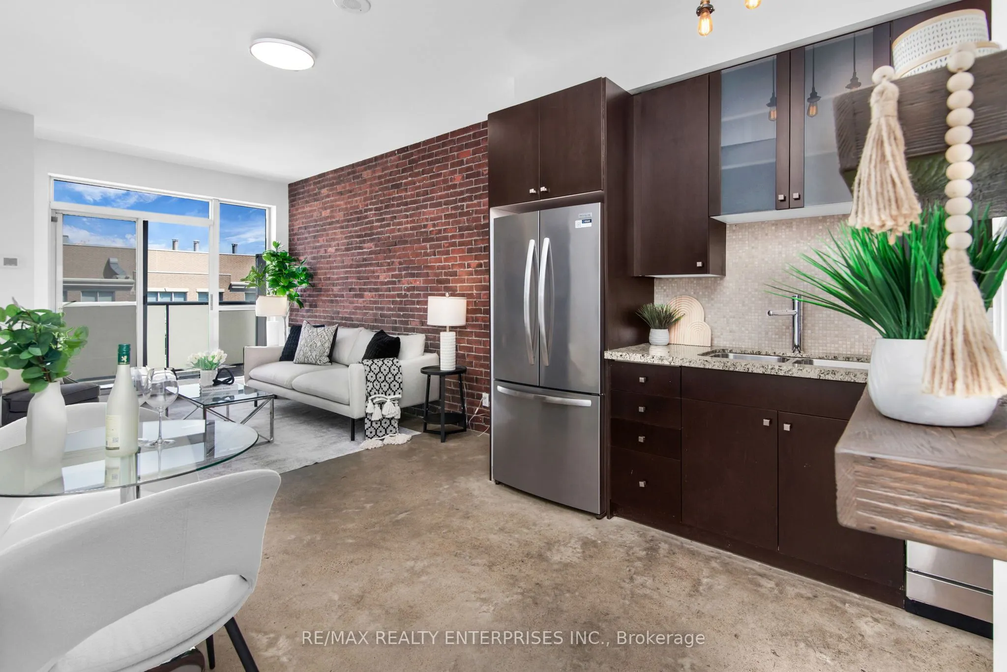 1005 King Street W, #913