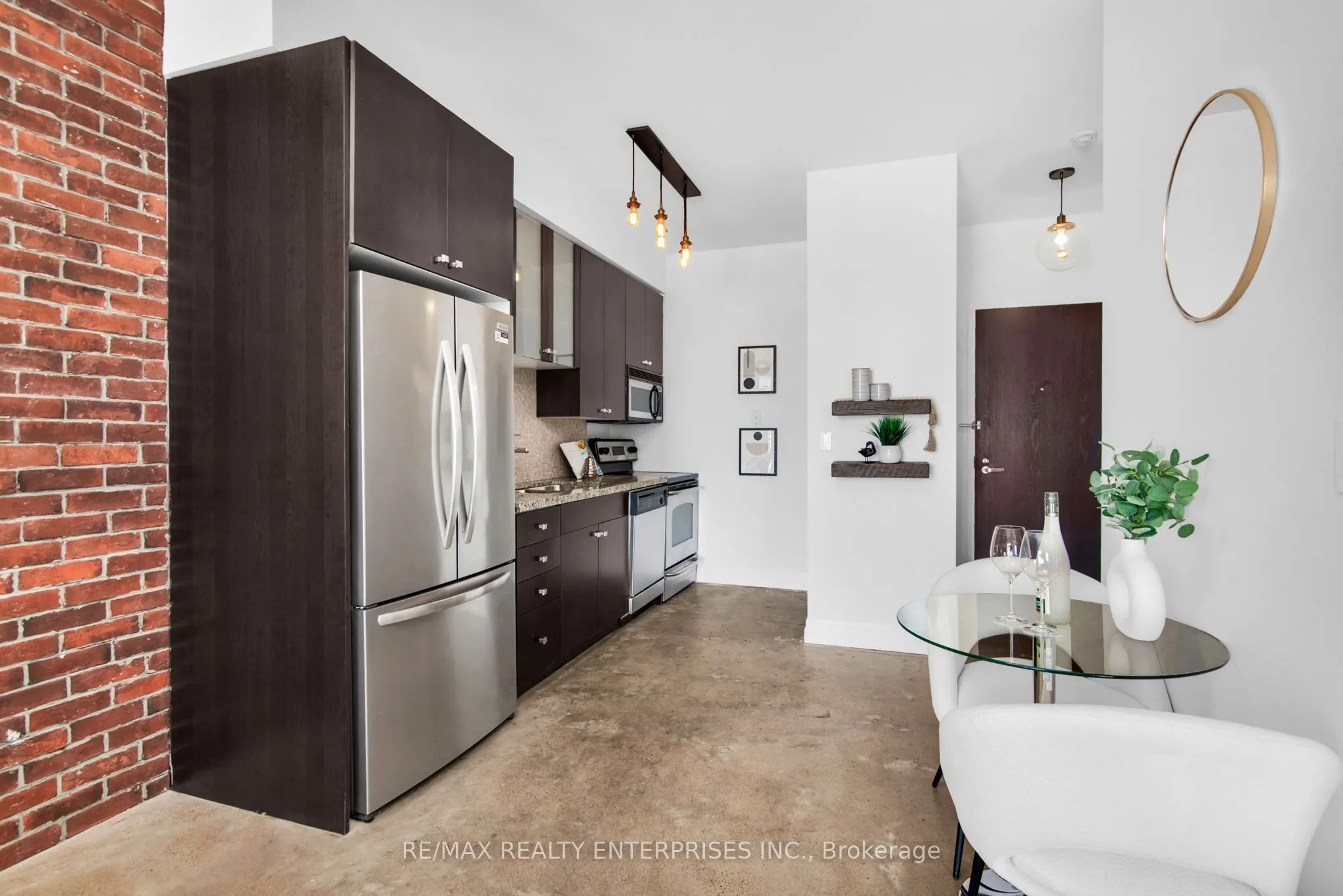 1005 King Street W, #913