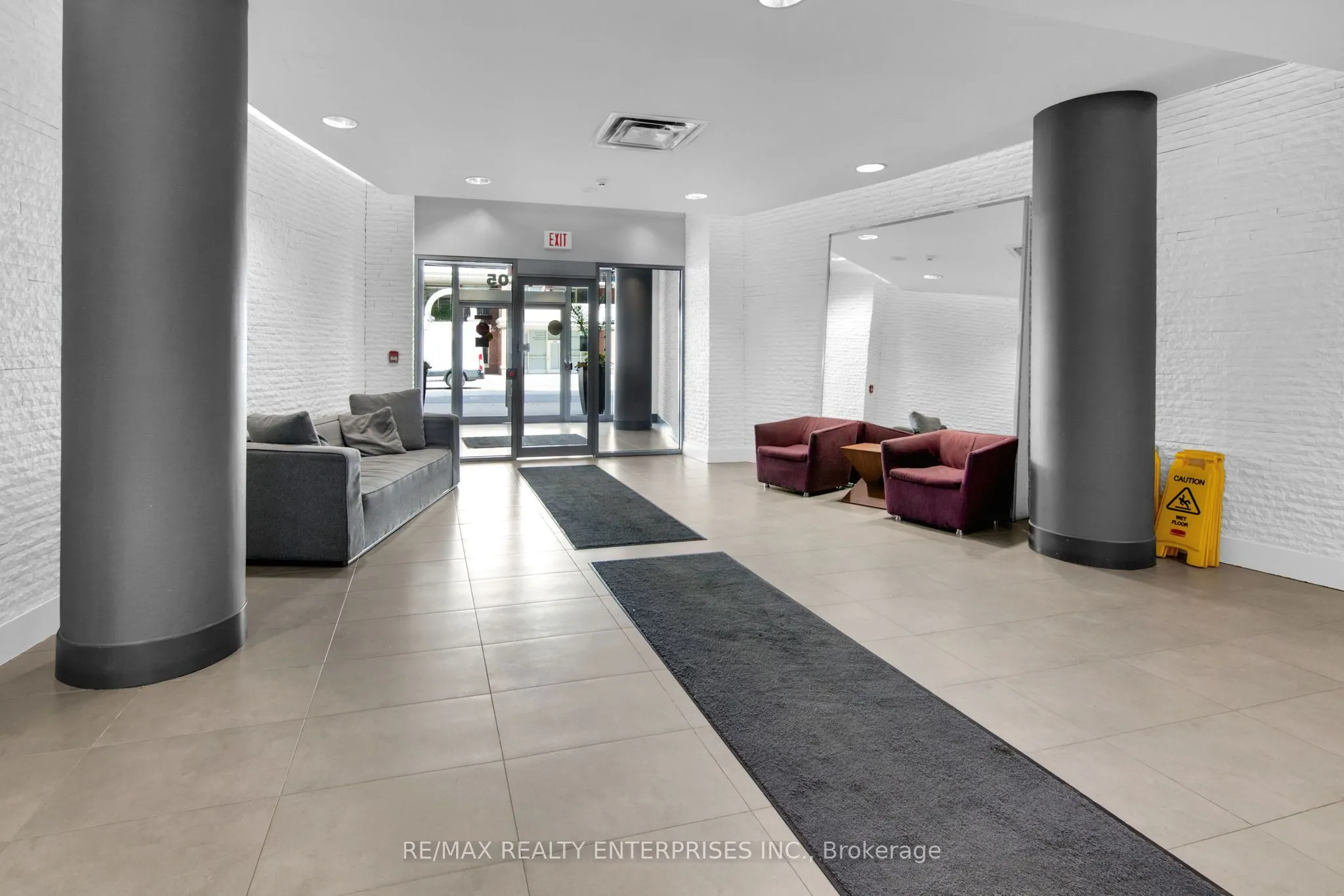 1005 King Street W, #913