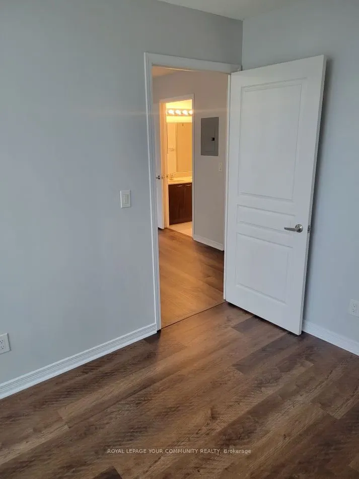 503 Beecroft Road, #301