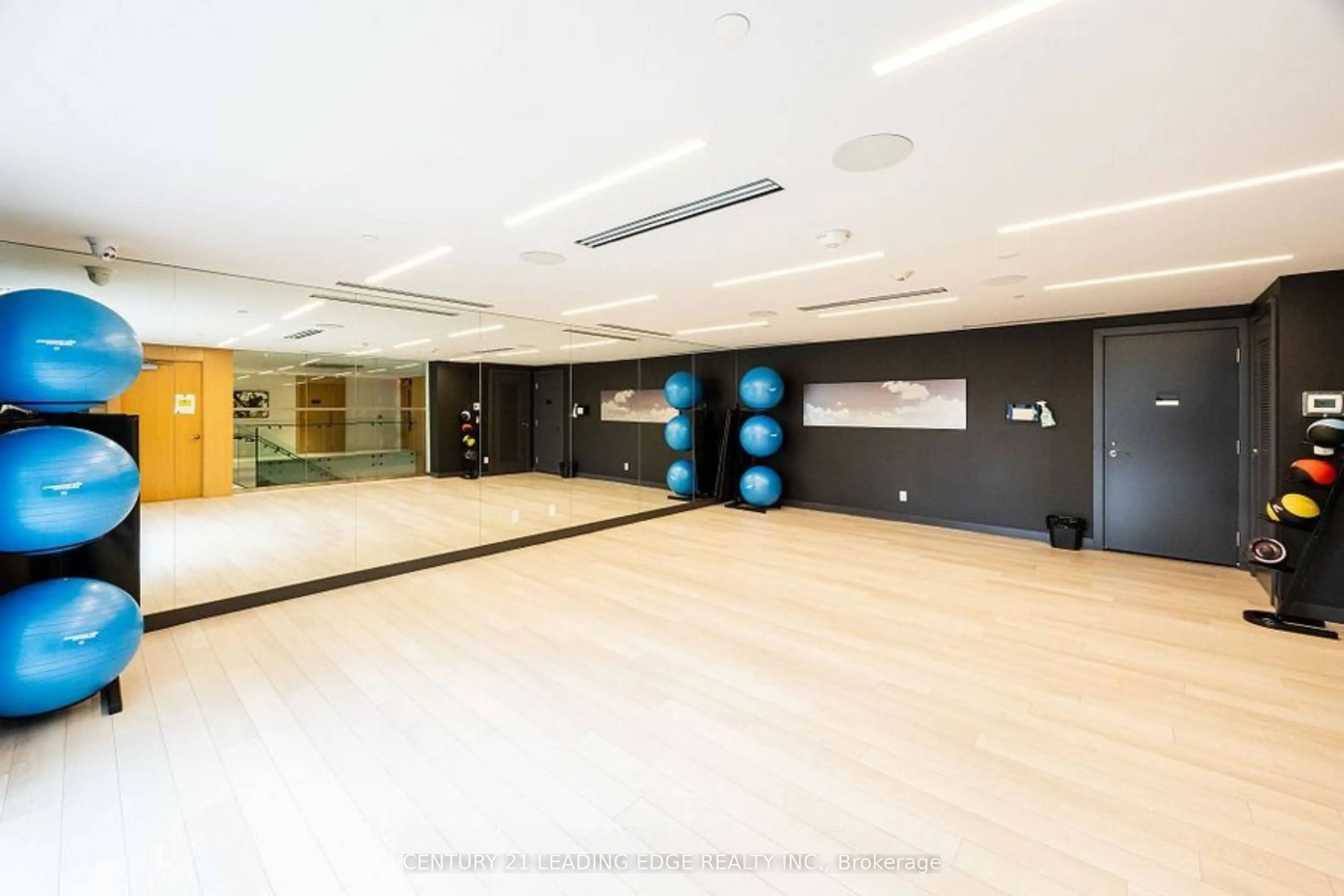 101 Erskine Avenue, #208