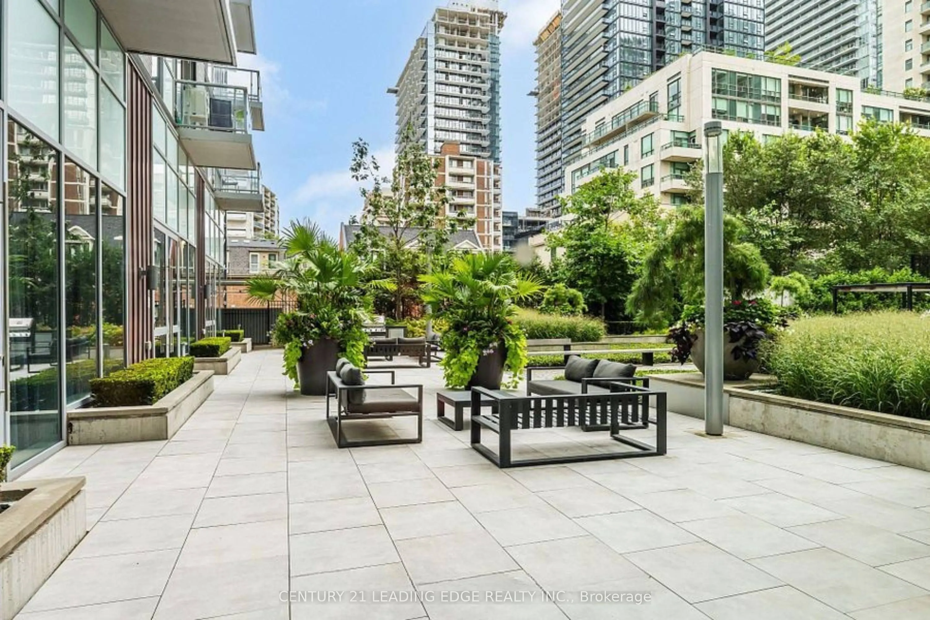 101 Erskine Avenue, #208