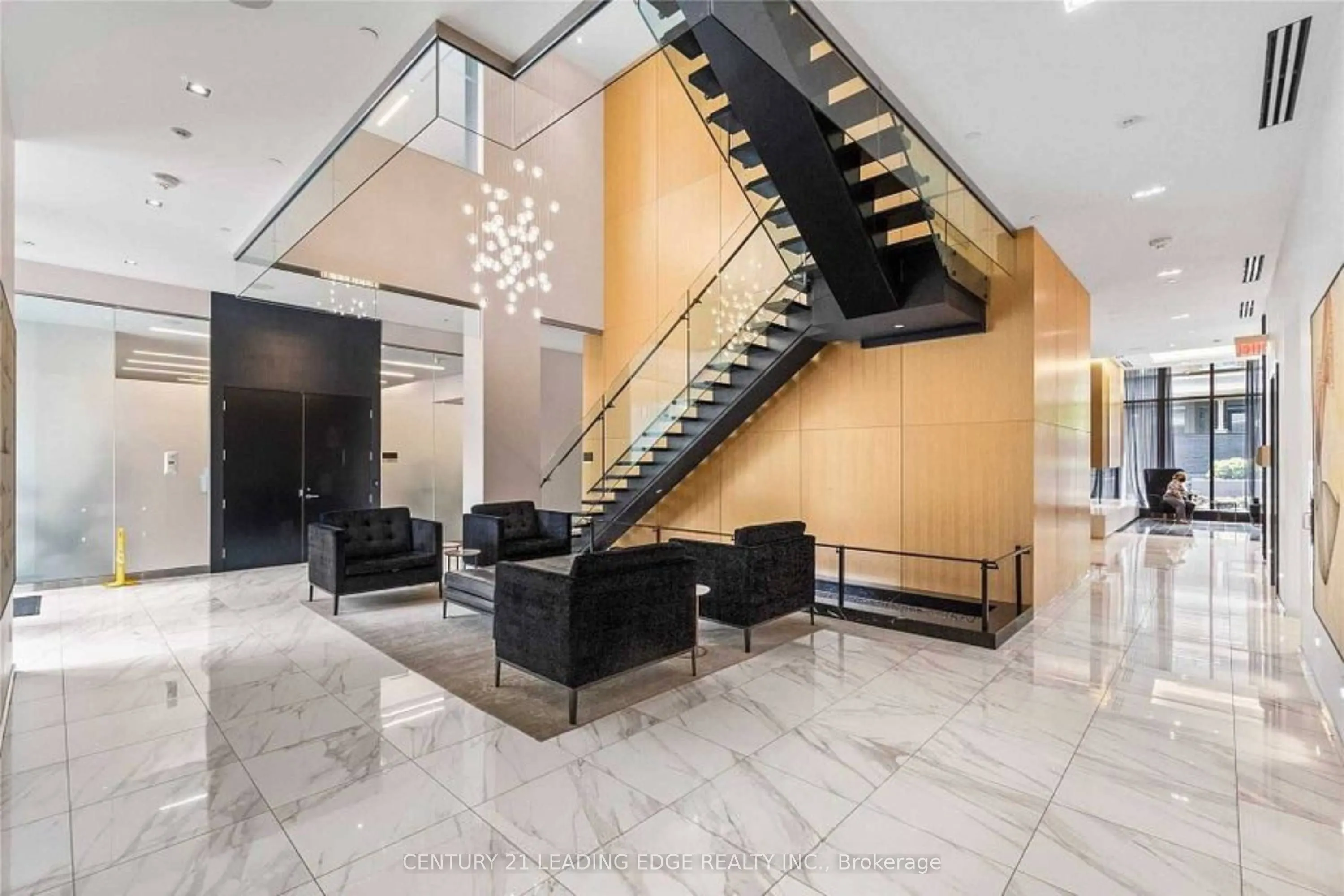 101 Erskine Avenue, #208