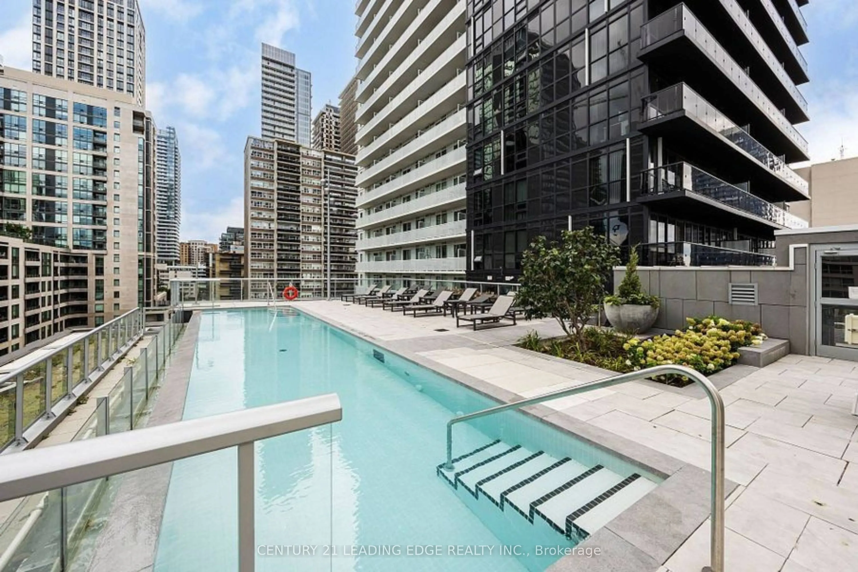 101 Erskine Avenue, #208