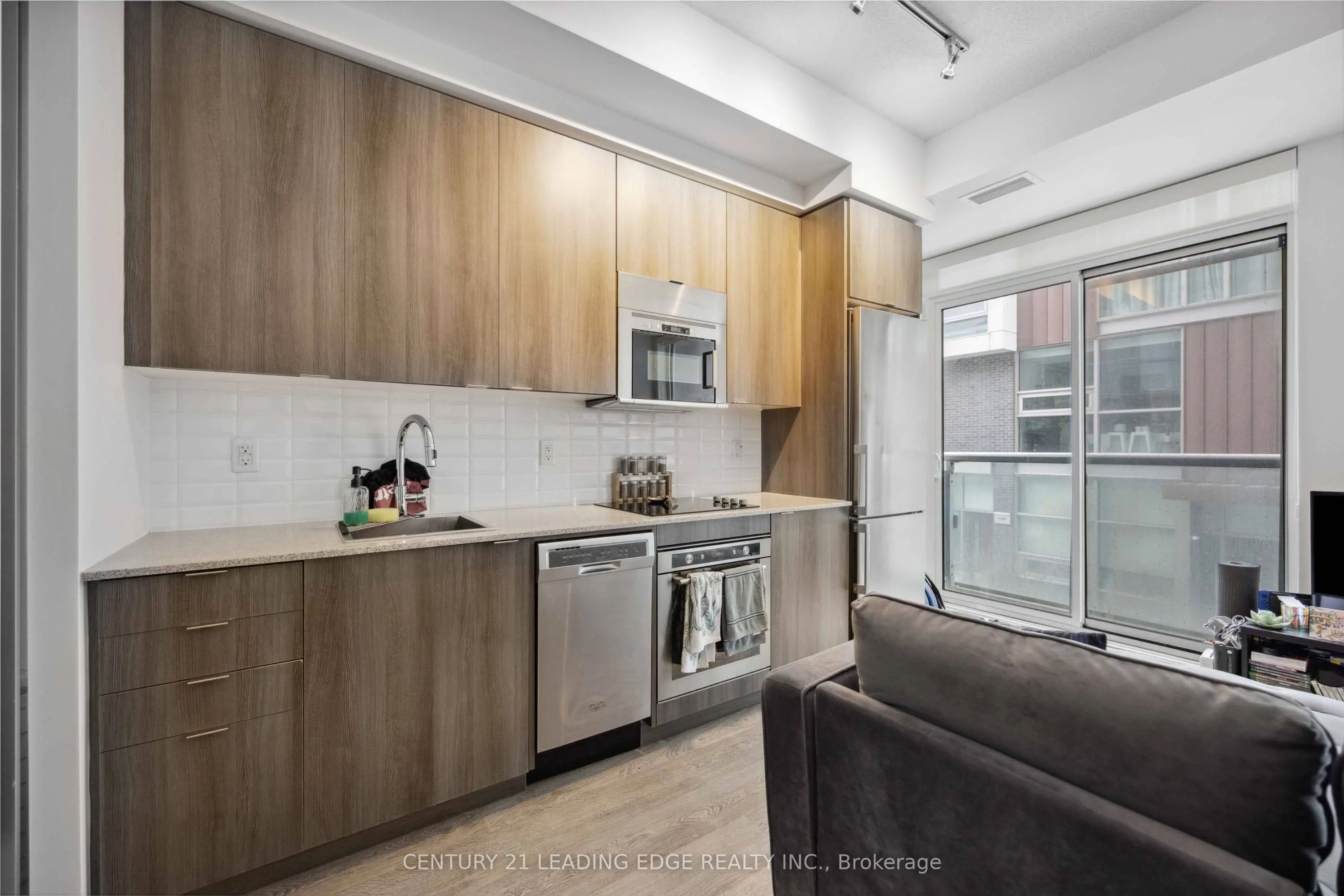 101 Erskine Avenue, #208