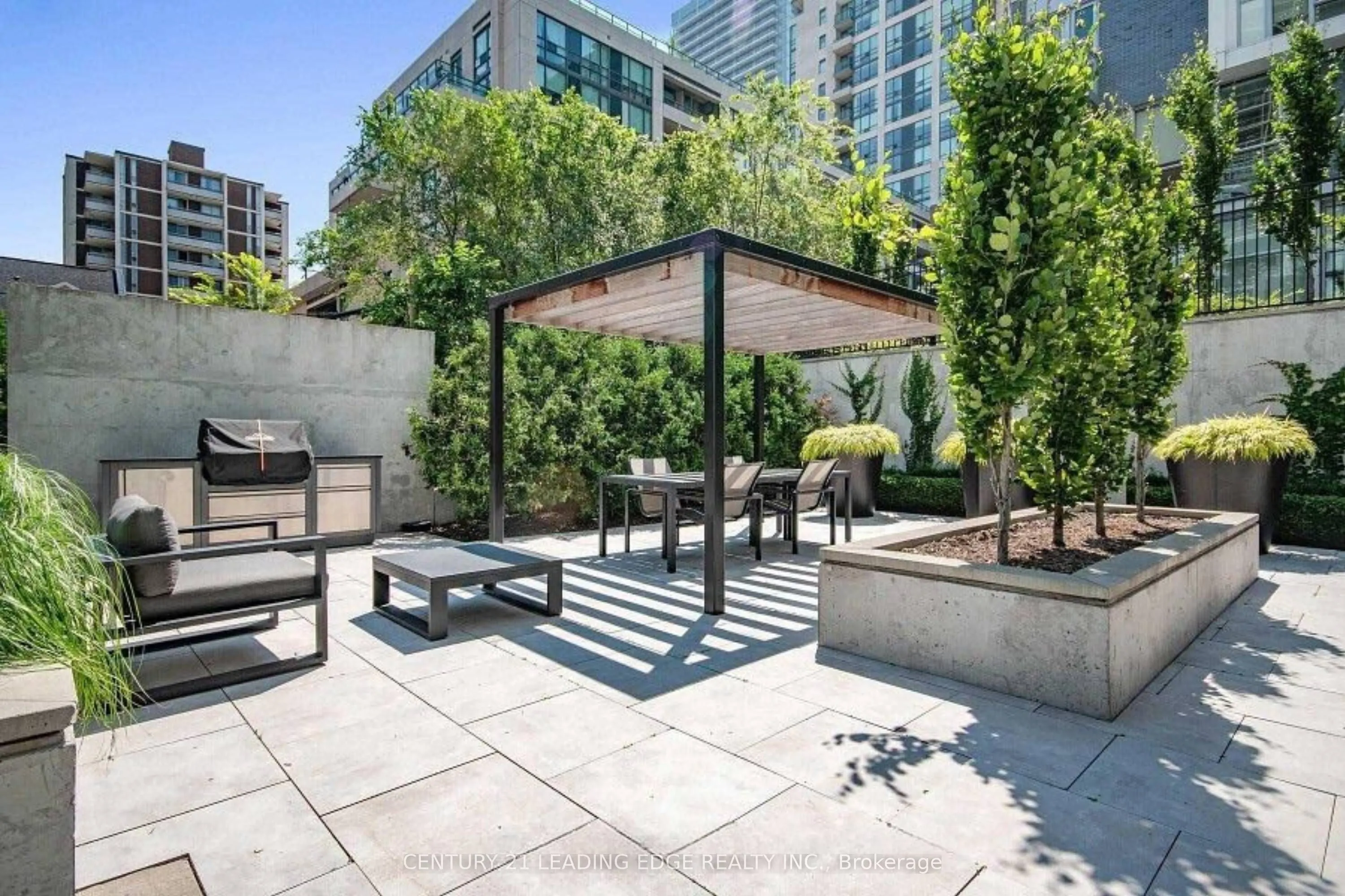 101 Erskine Avenue, #208