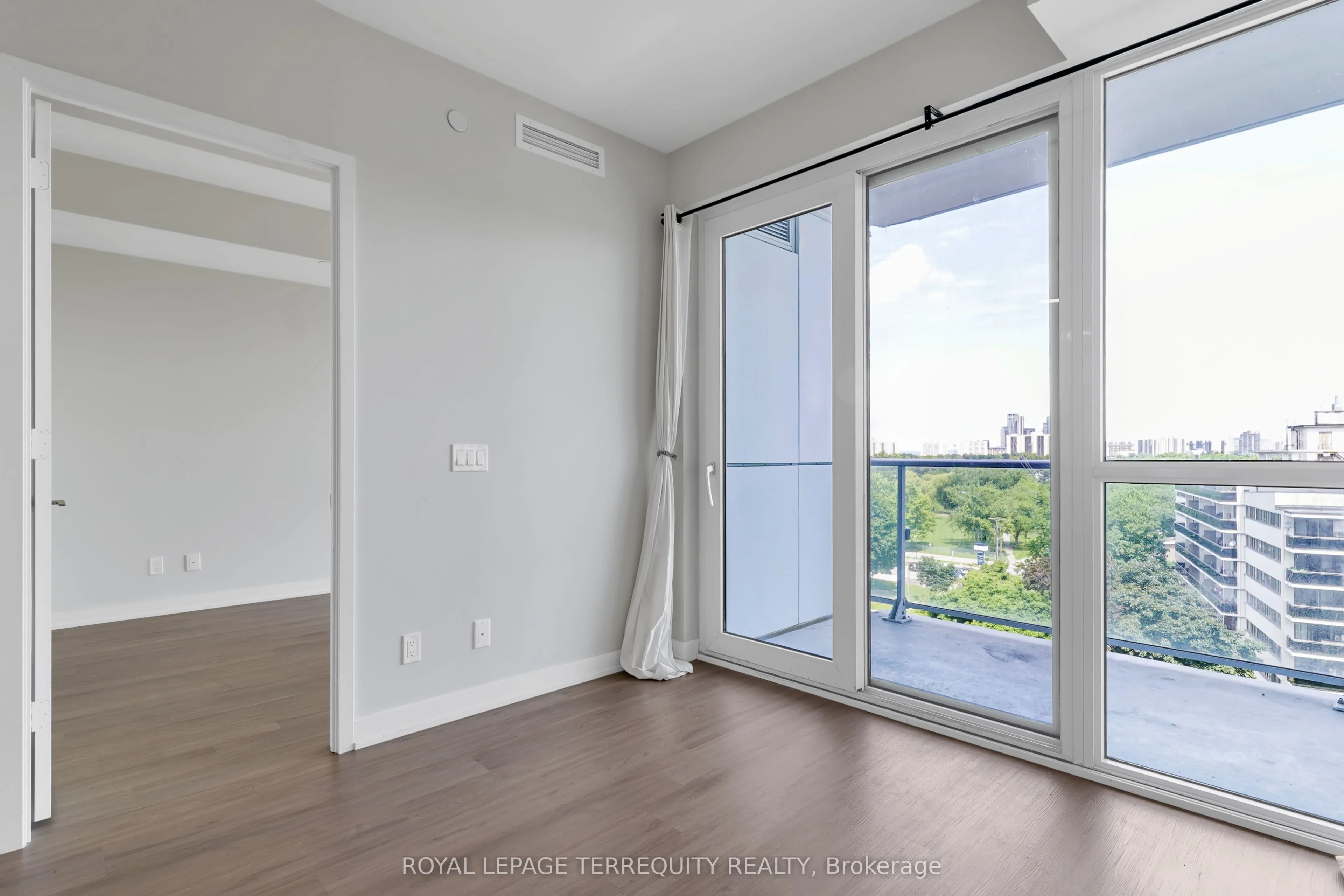 10 Deerlick Court, #906