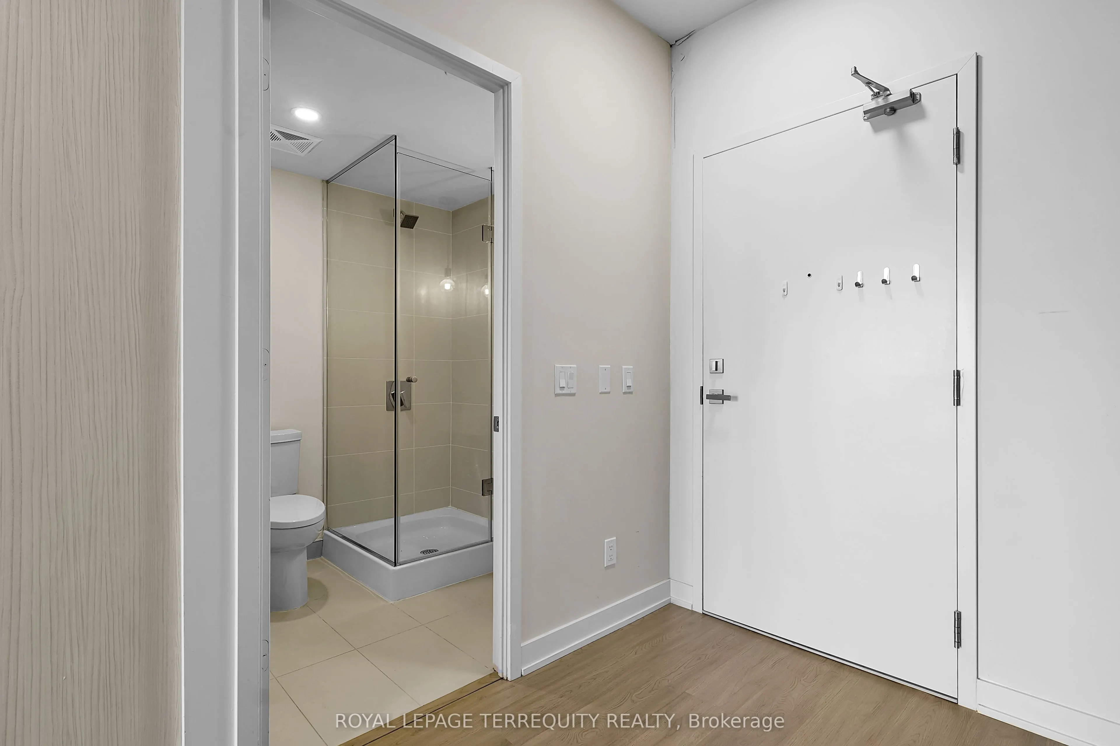 10 Deerlick Court, #906