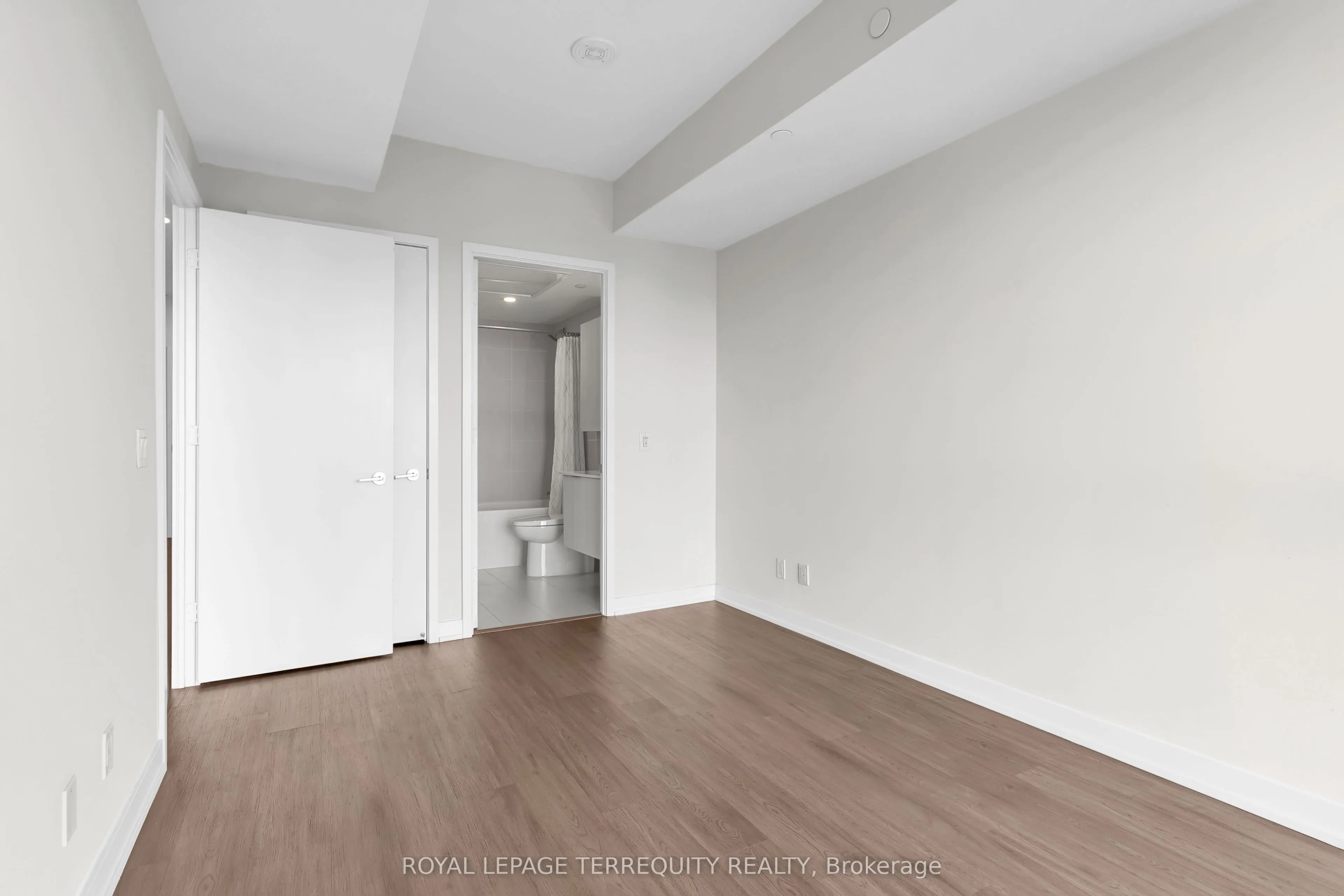 10 Deerlick Court, #906