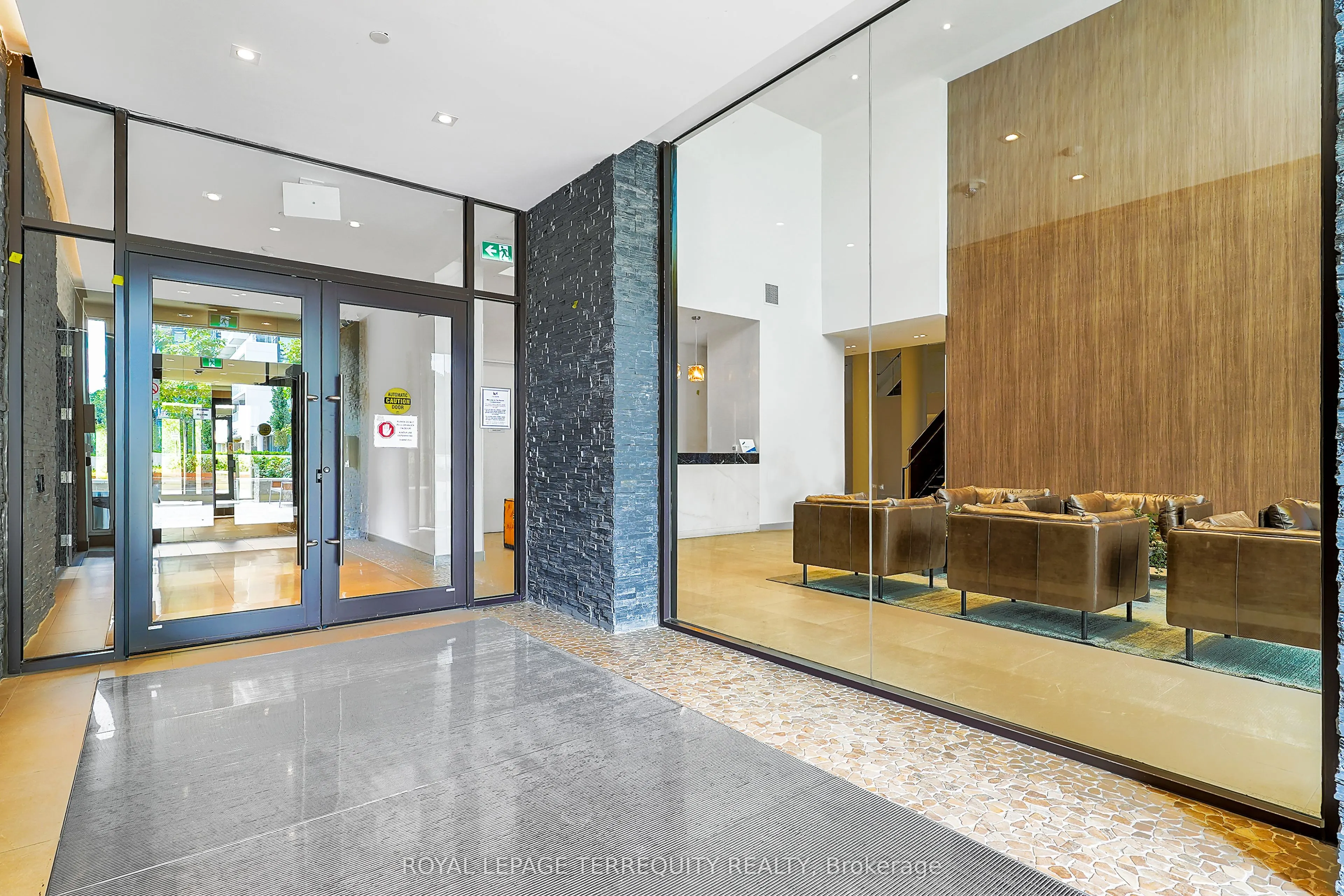 10 Deerlick Court, #906