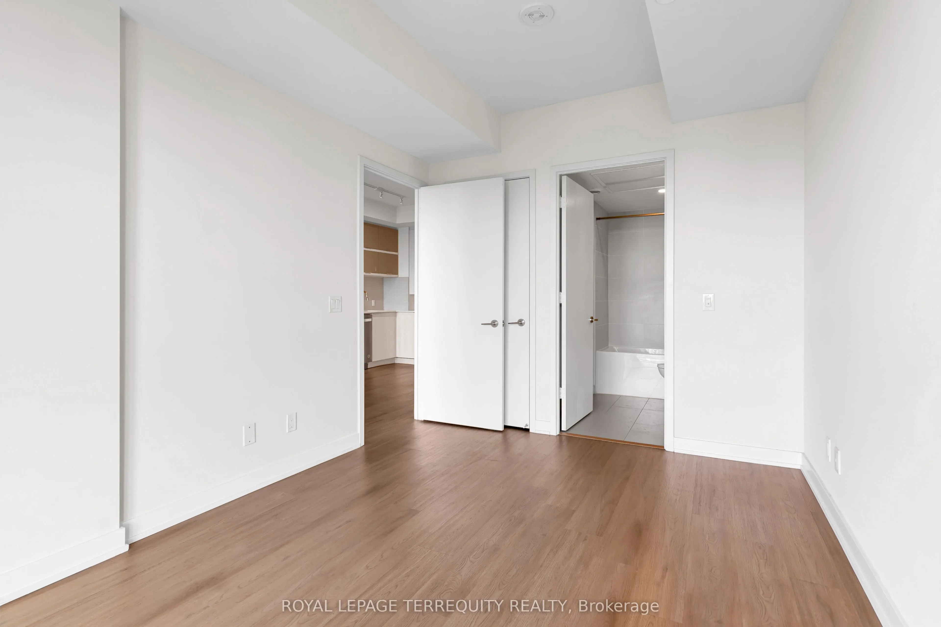 10 Deerlick Court, #906