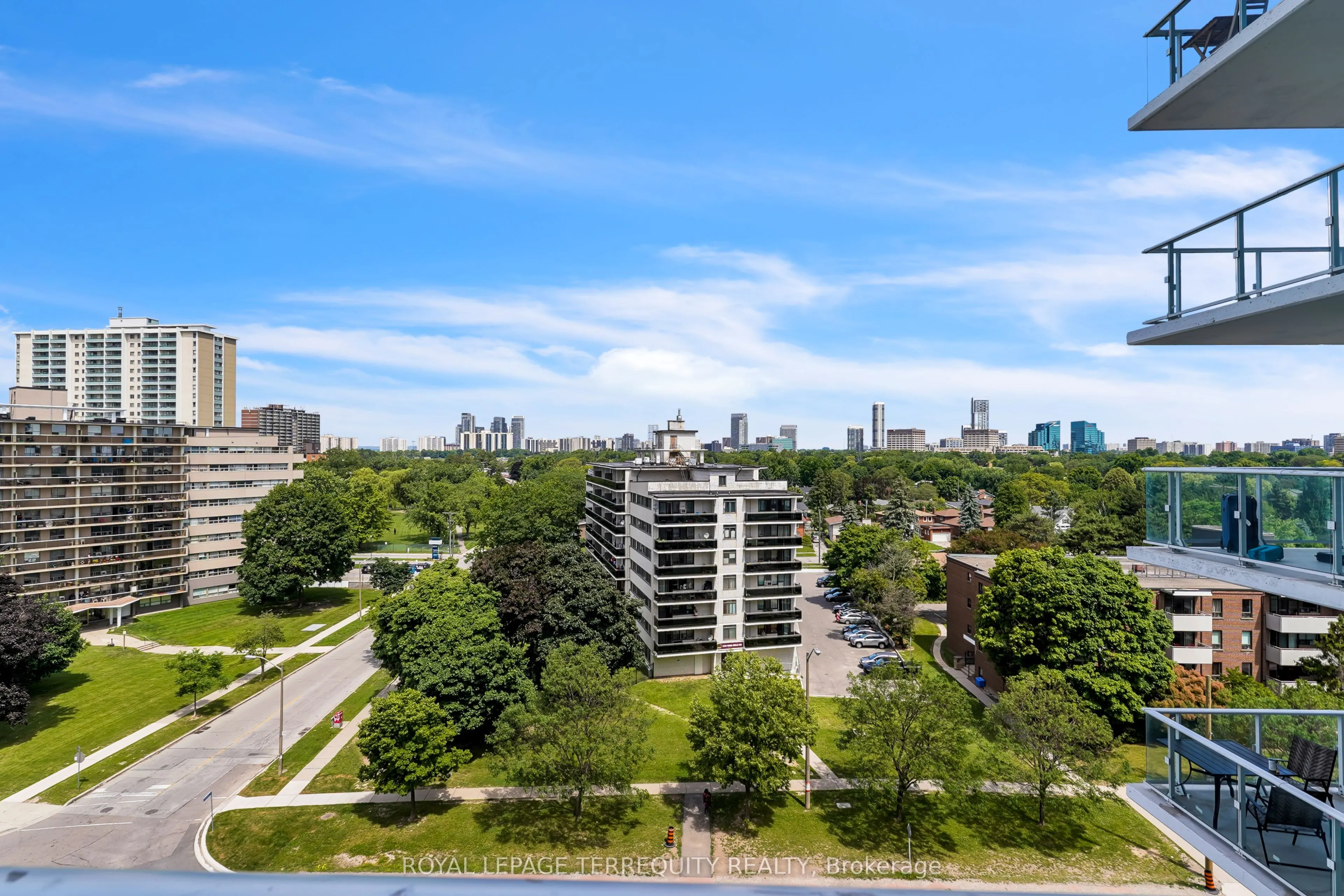 10 Deerlick Court, #906
