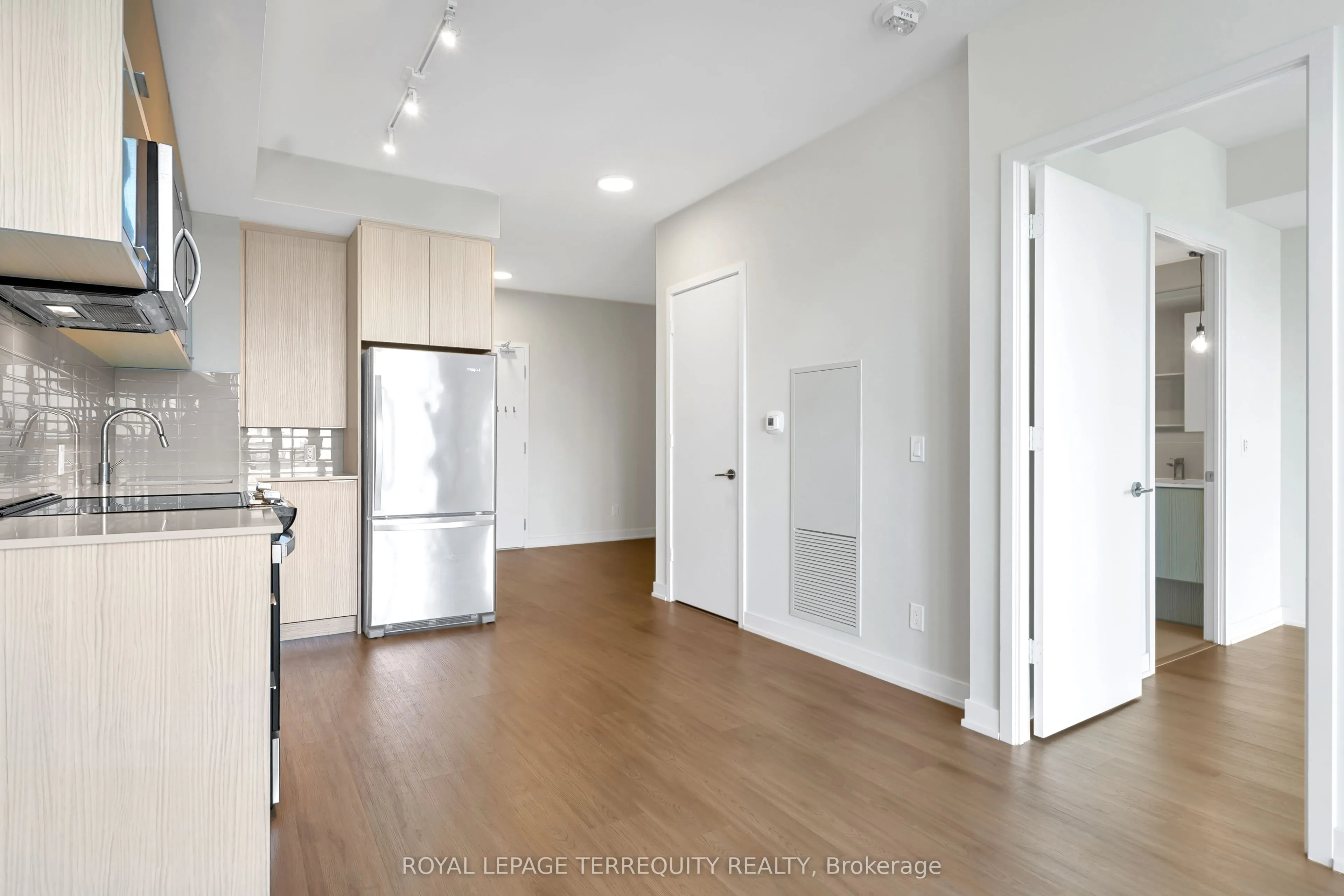 10 Deerlick Court, #906