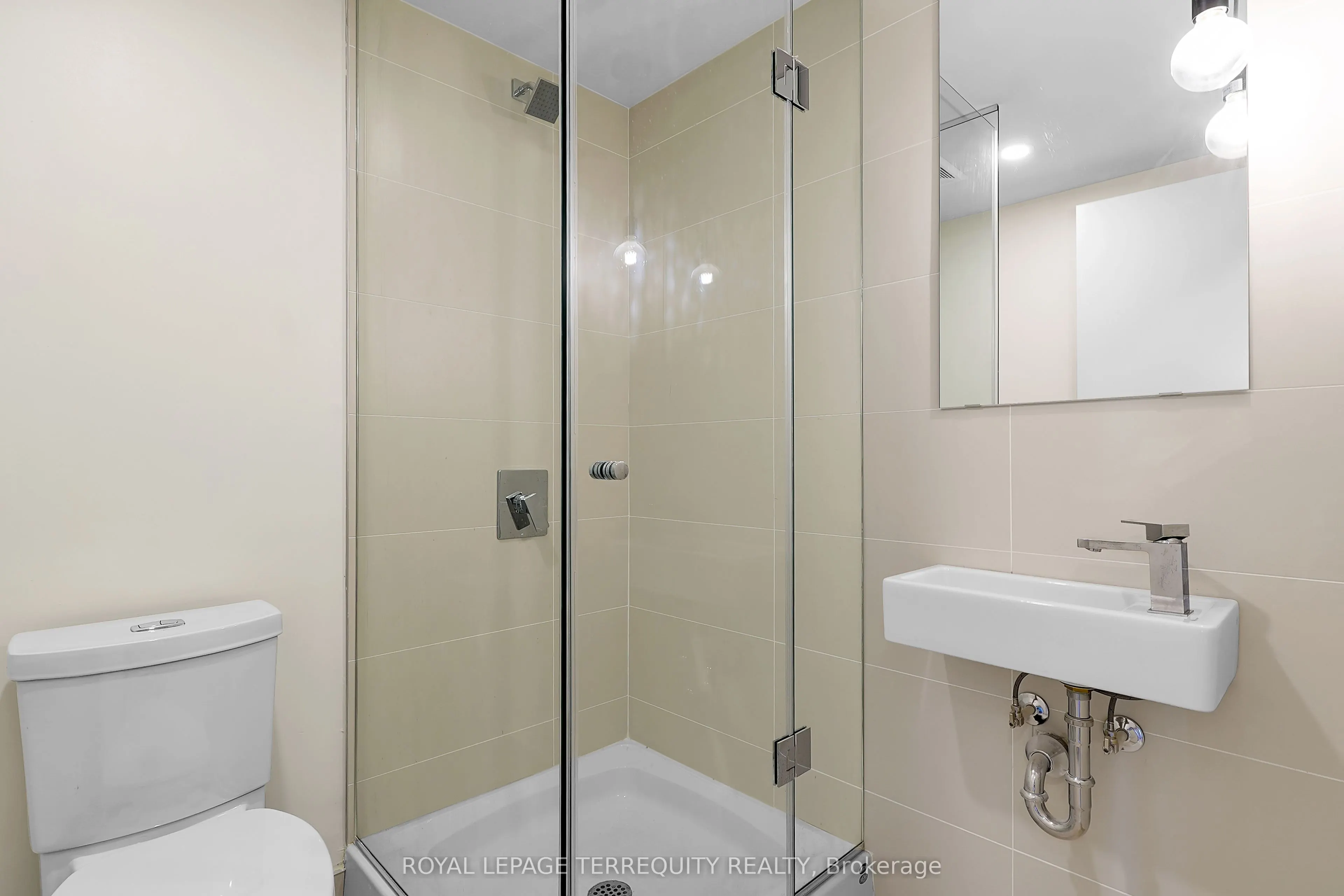 10 Deerlick Court, #906