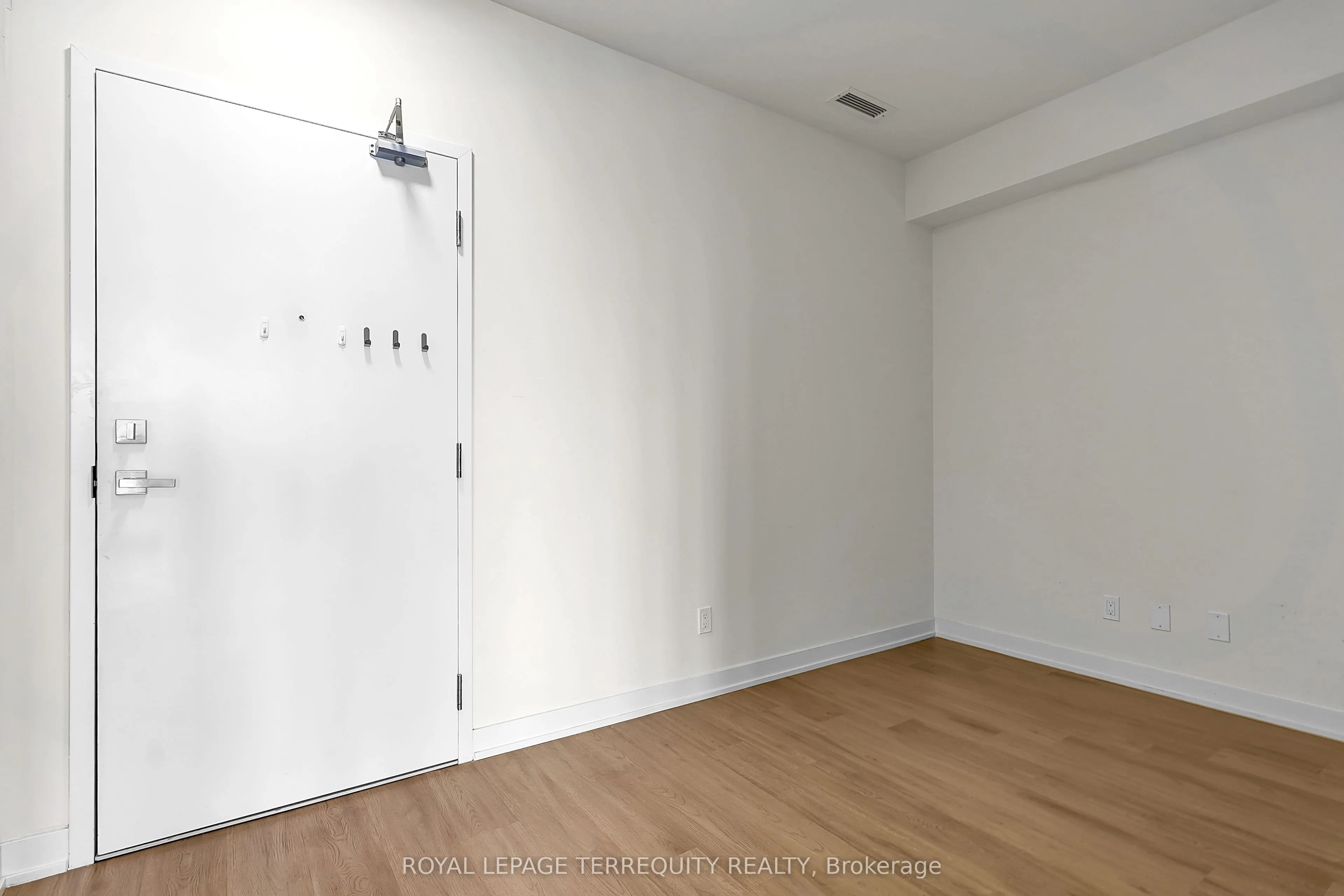 10 Deerlick Court, #906