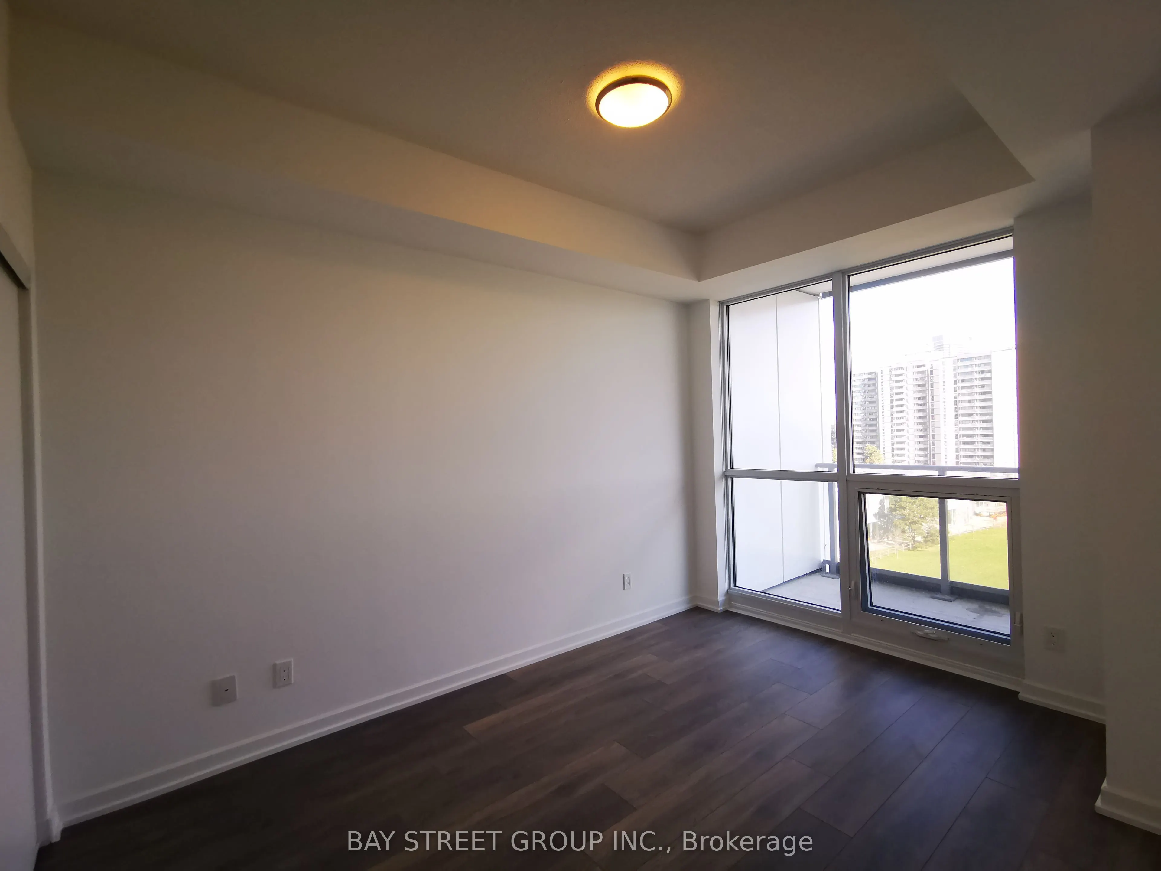 32 Forest Manor Road, #606