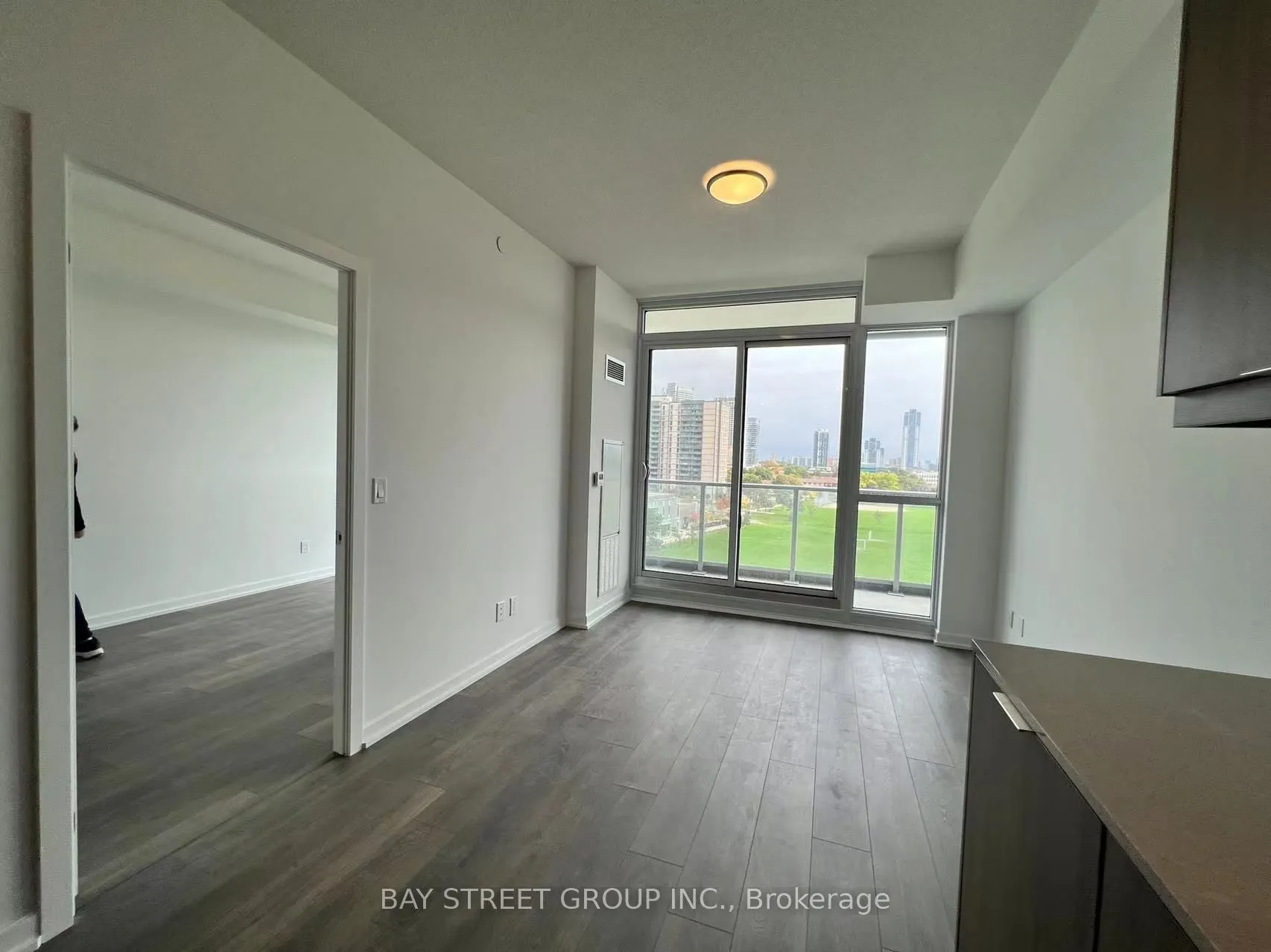 32 Forest Manor Road, #606