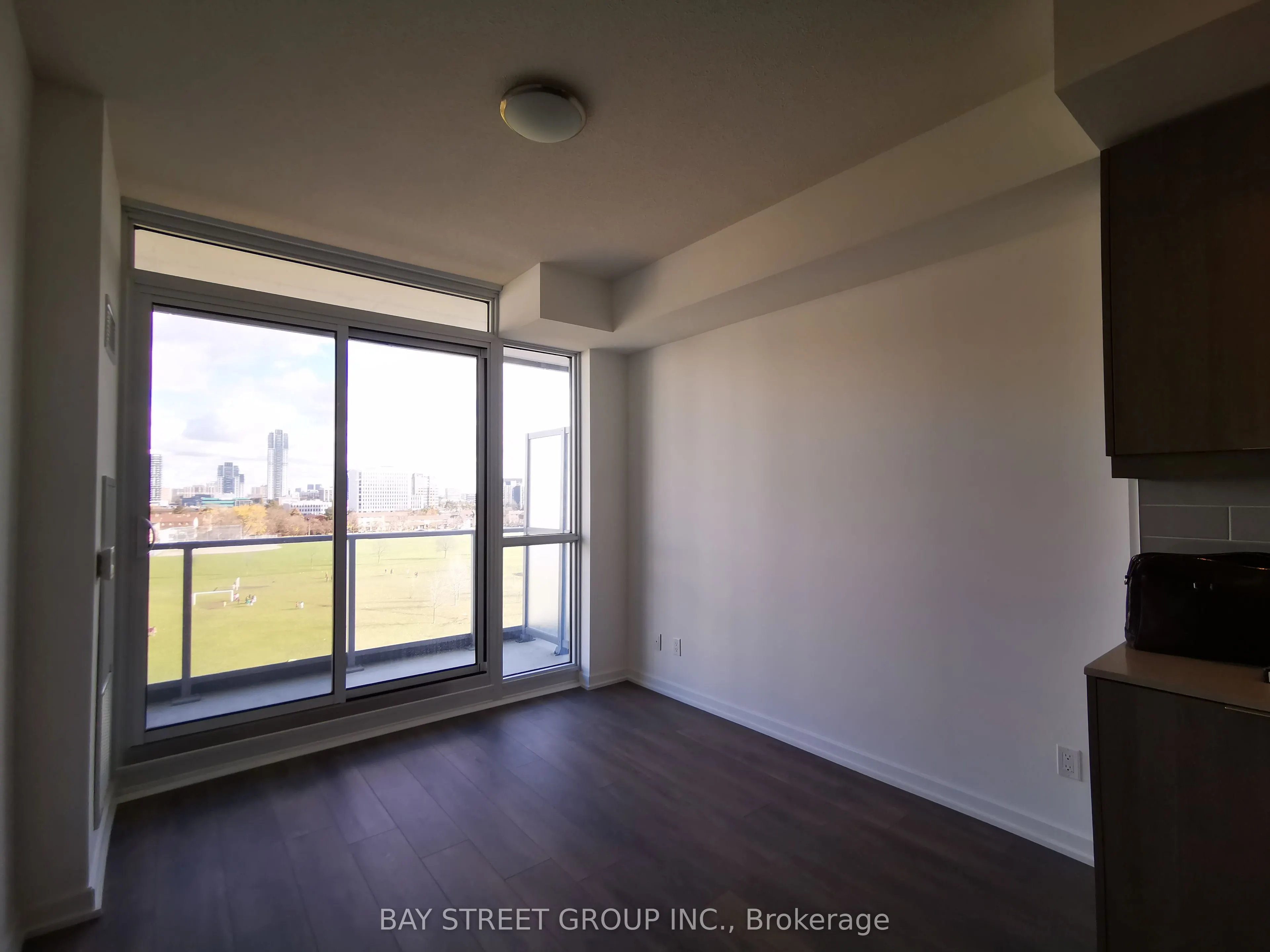 32 Forest Manor Road, #606