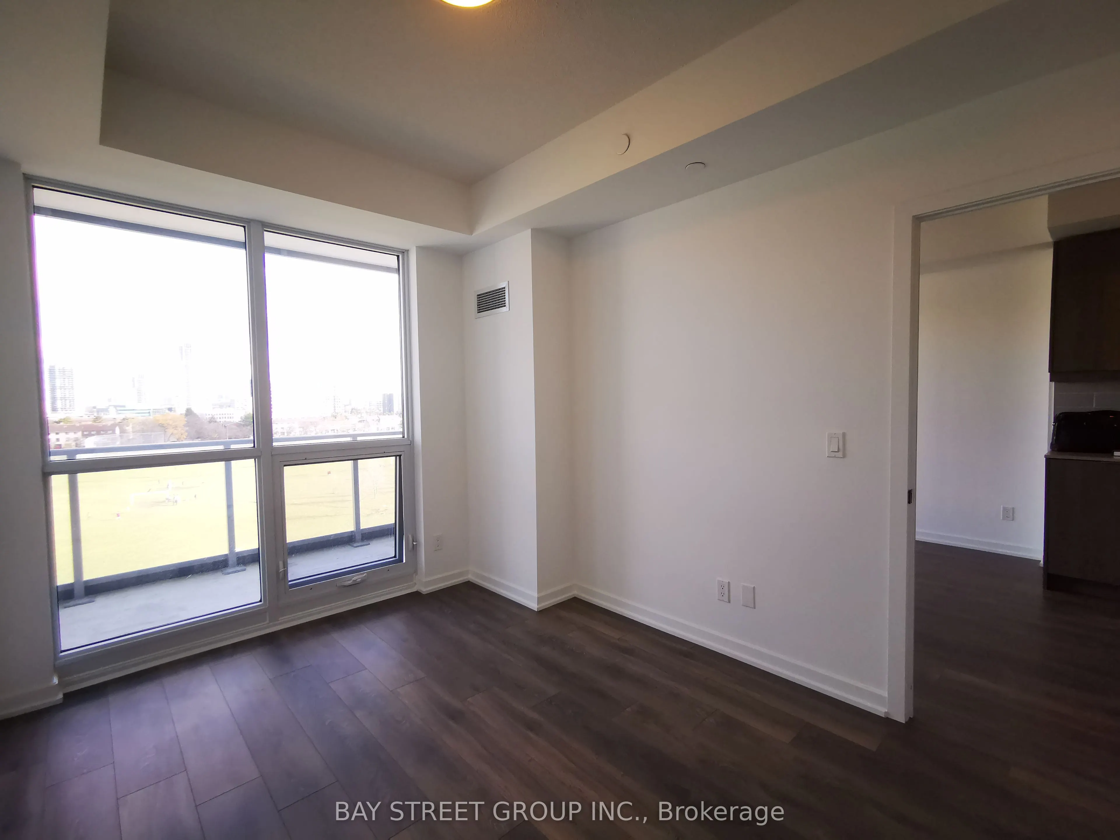 32 Forest Manor Road, #606