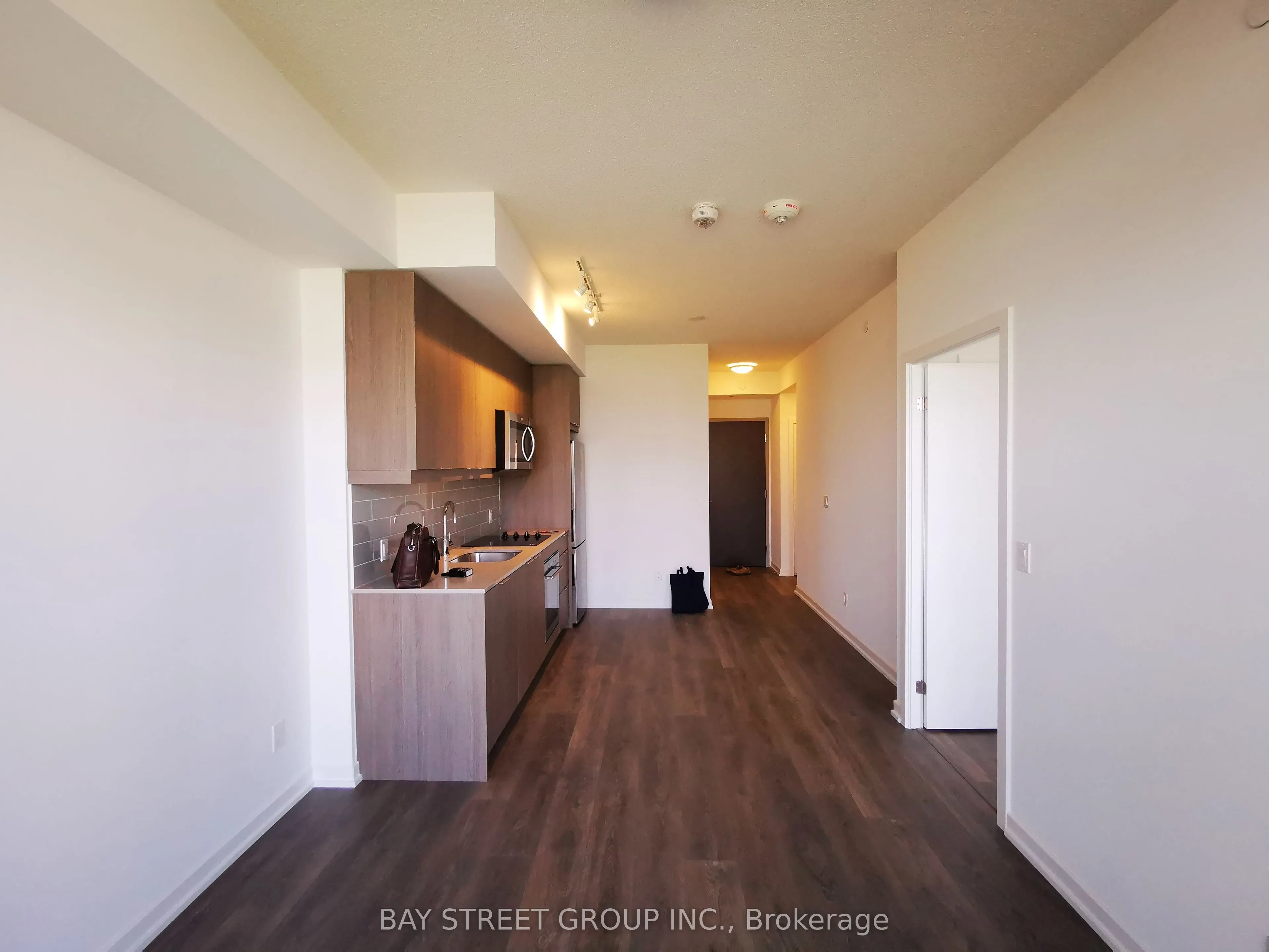 32 Forest Manor Road, #606