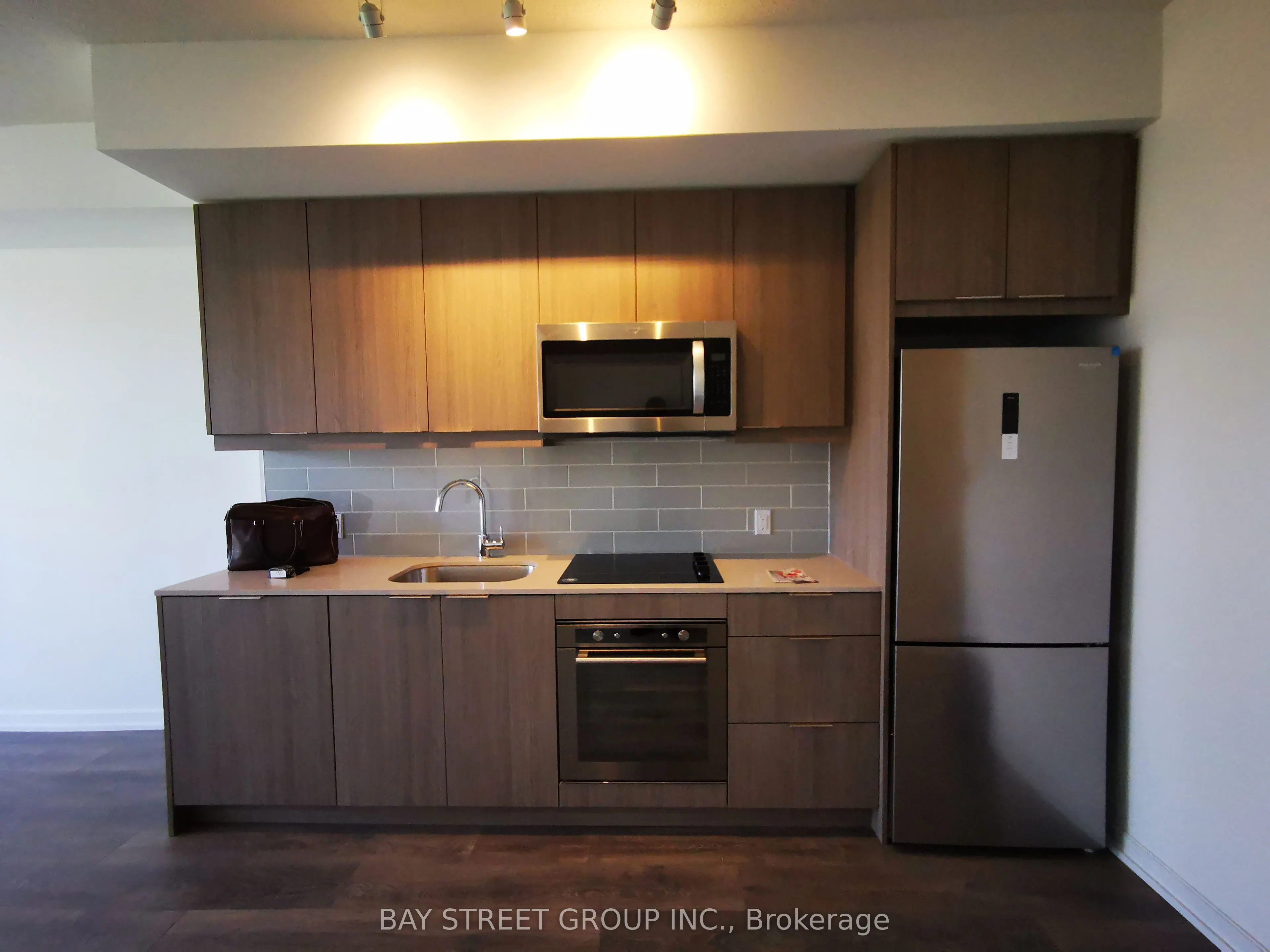 32 Forest Manor Road, #606