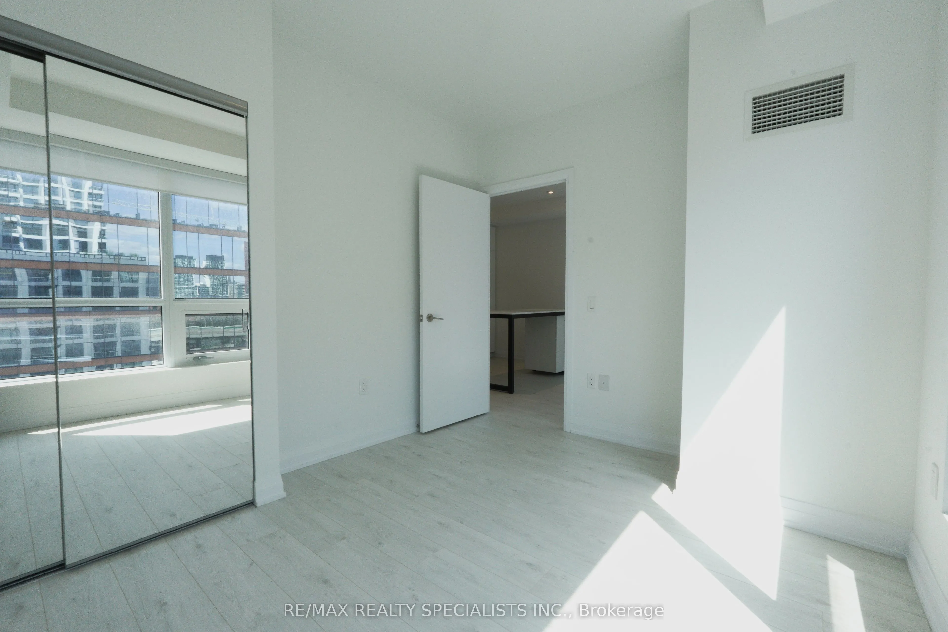 15 Richardson Street, #1019