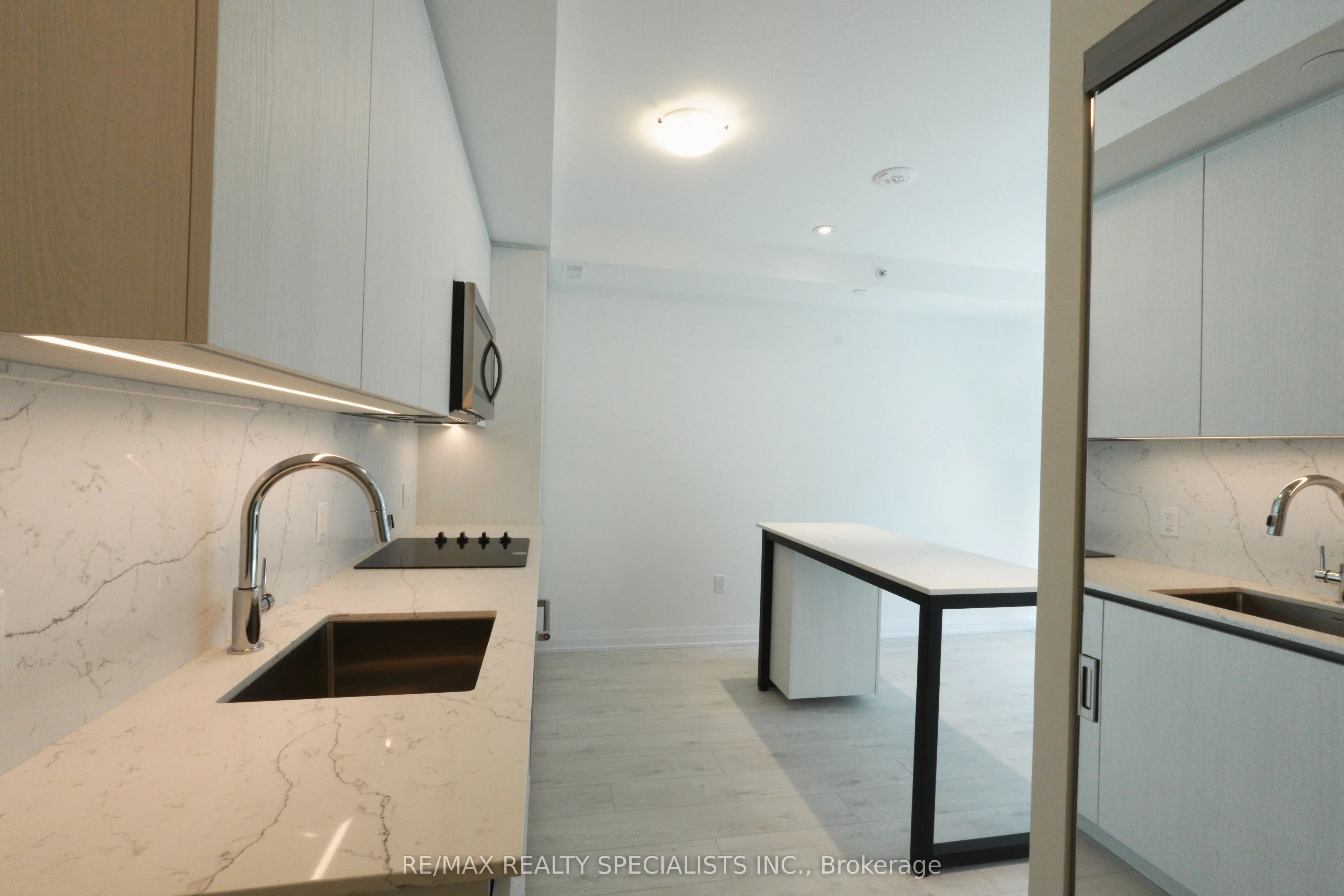 15 Richardson Street, #1019
