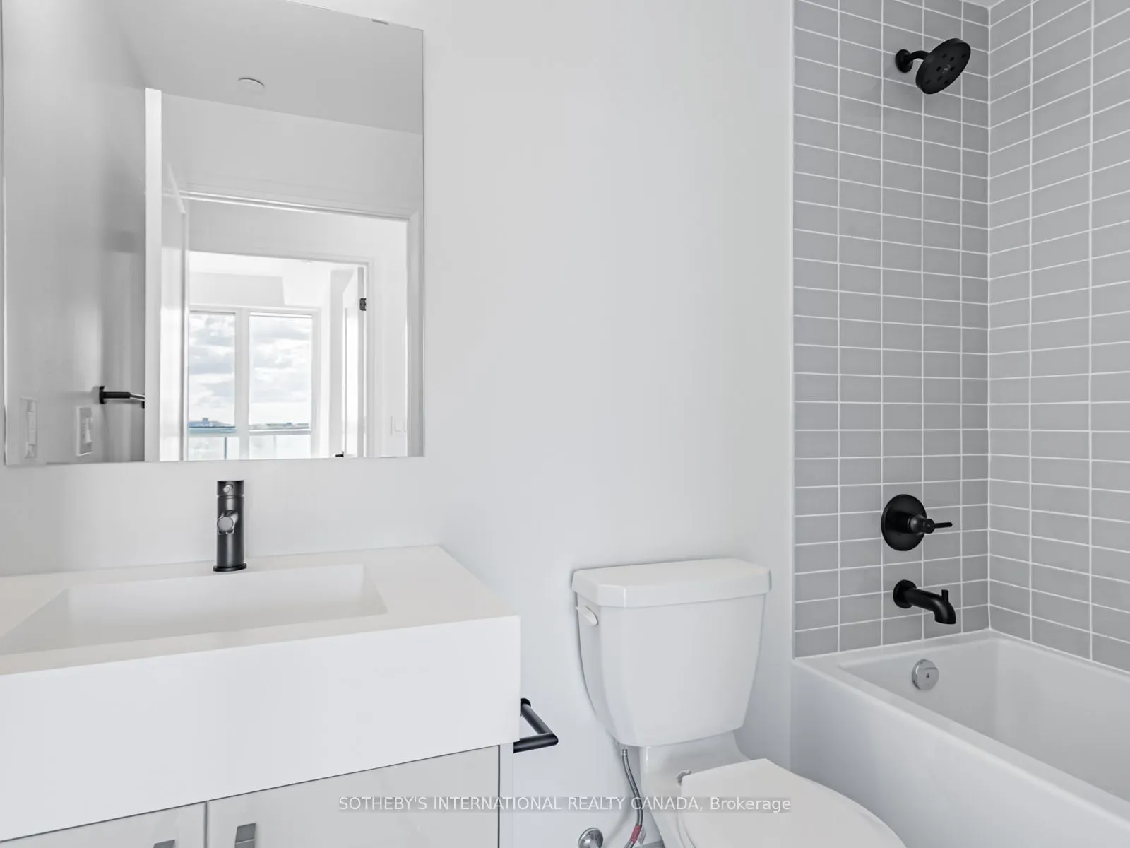 292 Dundas Street W, #610
