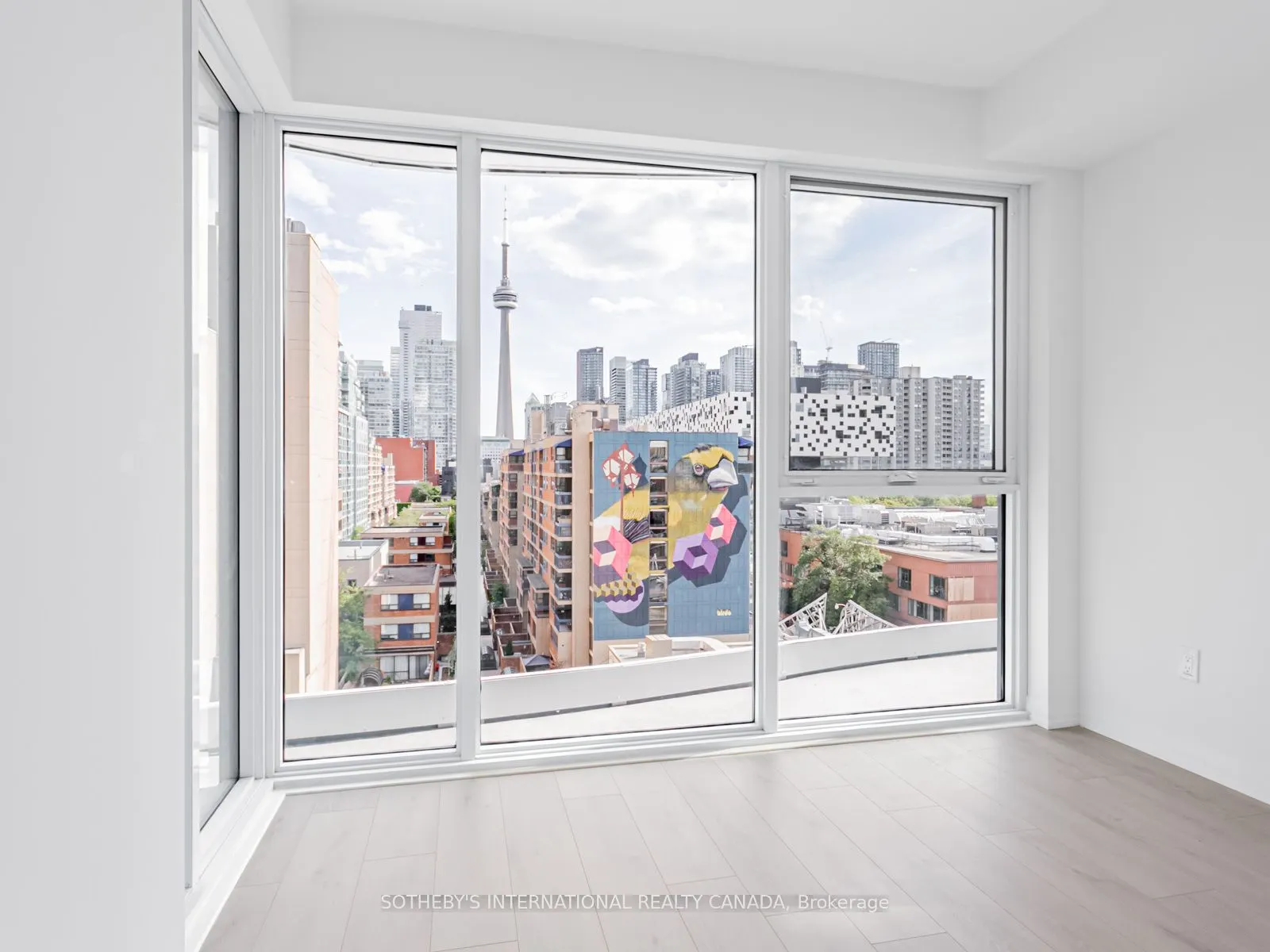 292 Dundas Street W, #610