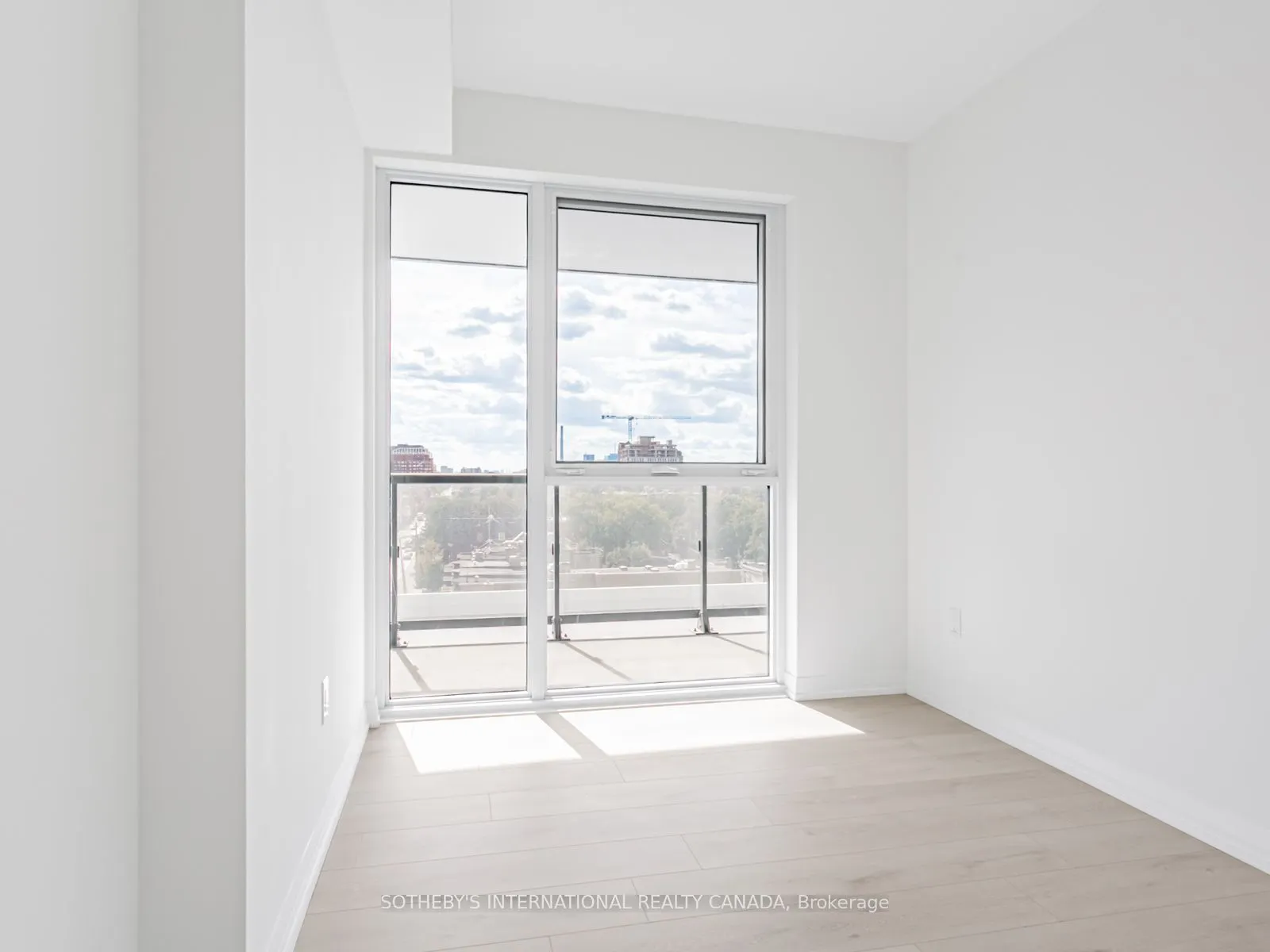 292 Dundas Street W, #610