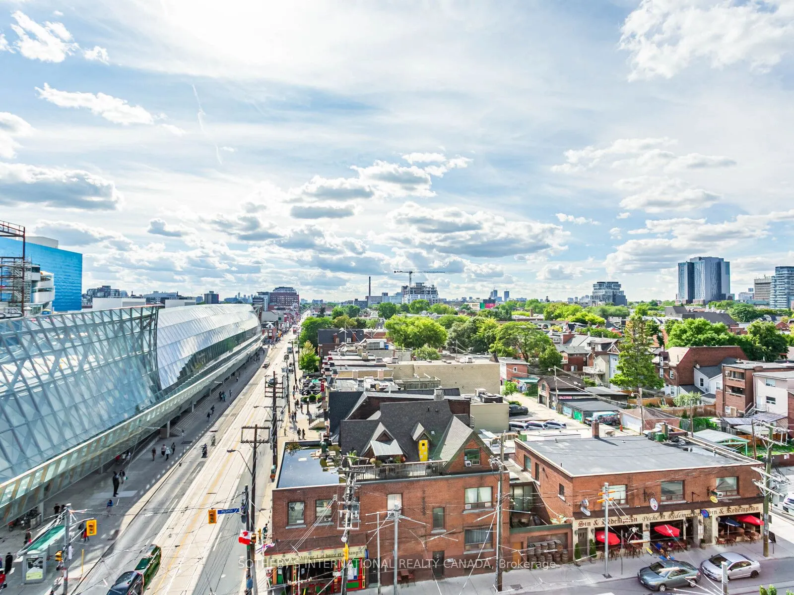 292 Dundas Street W, #610