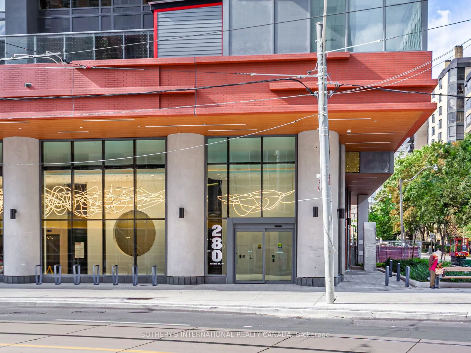 292 Dundas Street W, #610
