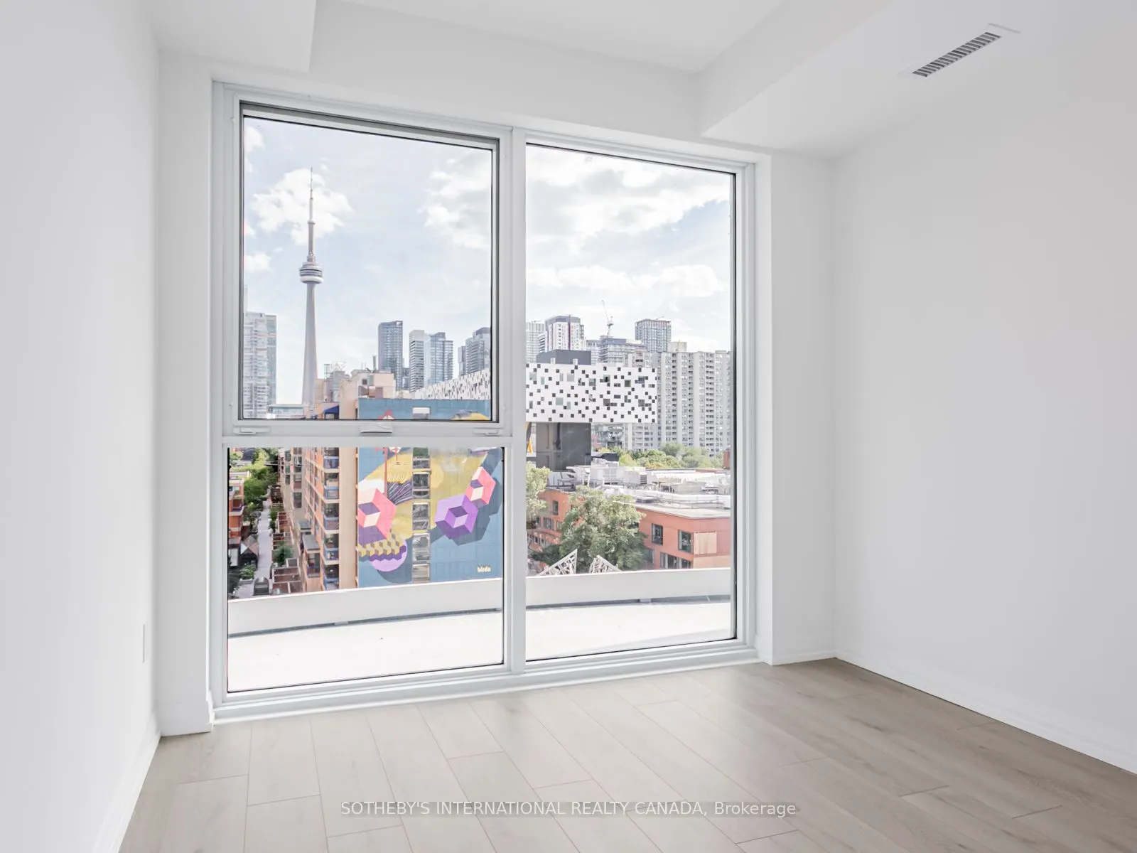 292 Dundas Street W, #610