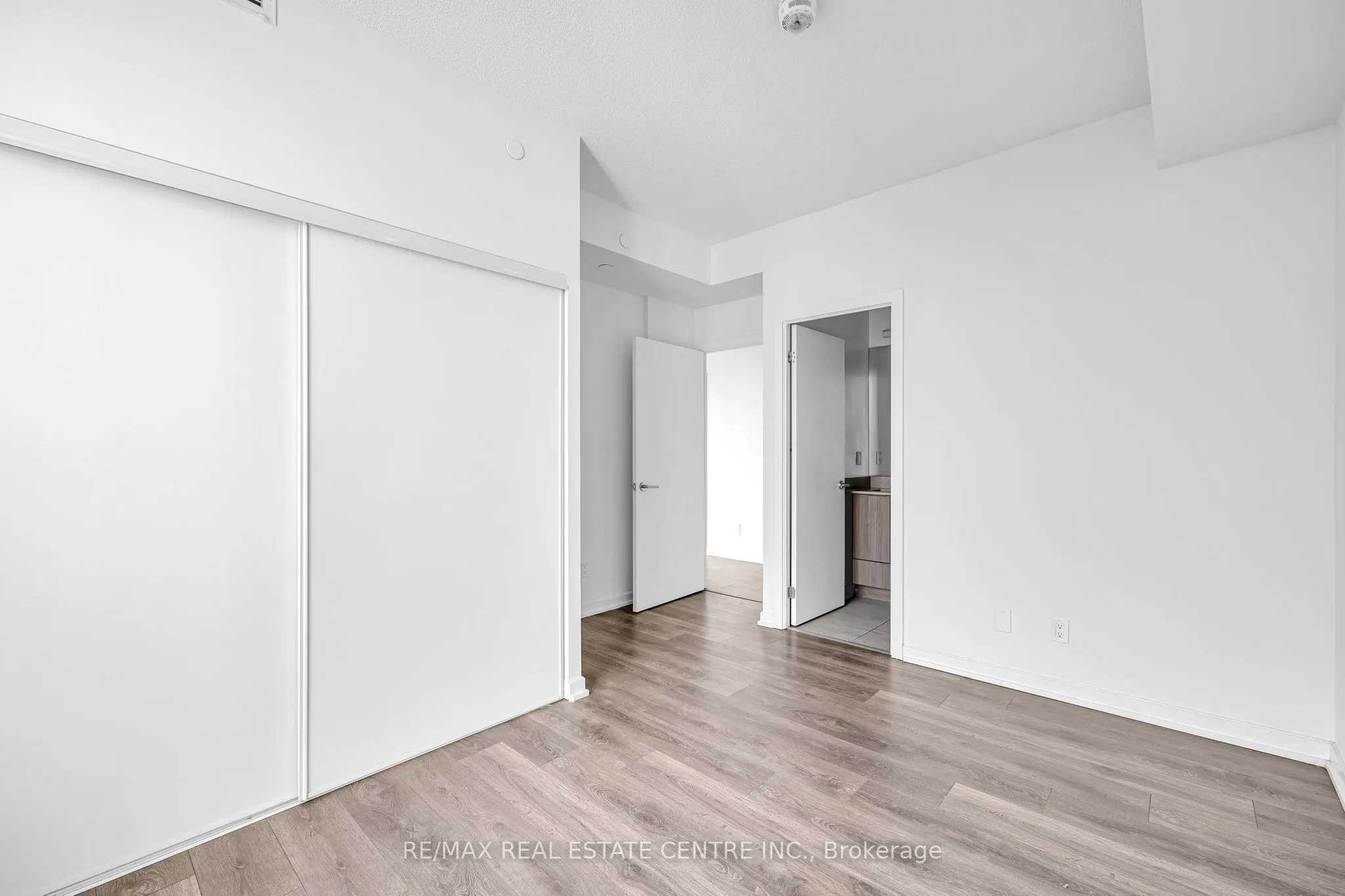 36 Forest Manor Road, #805