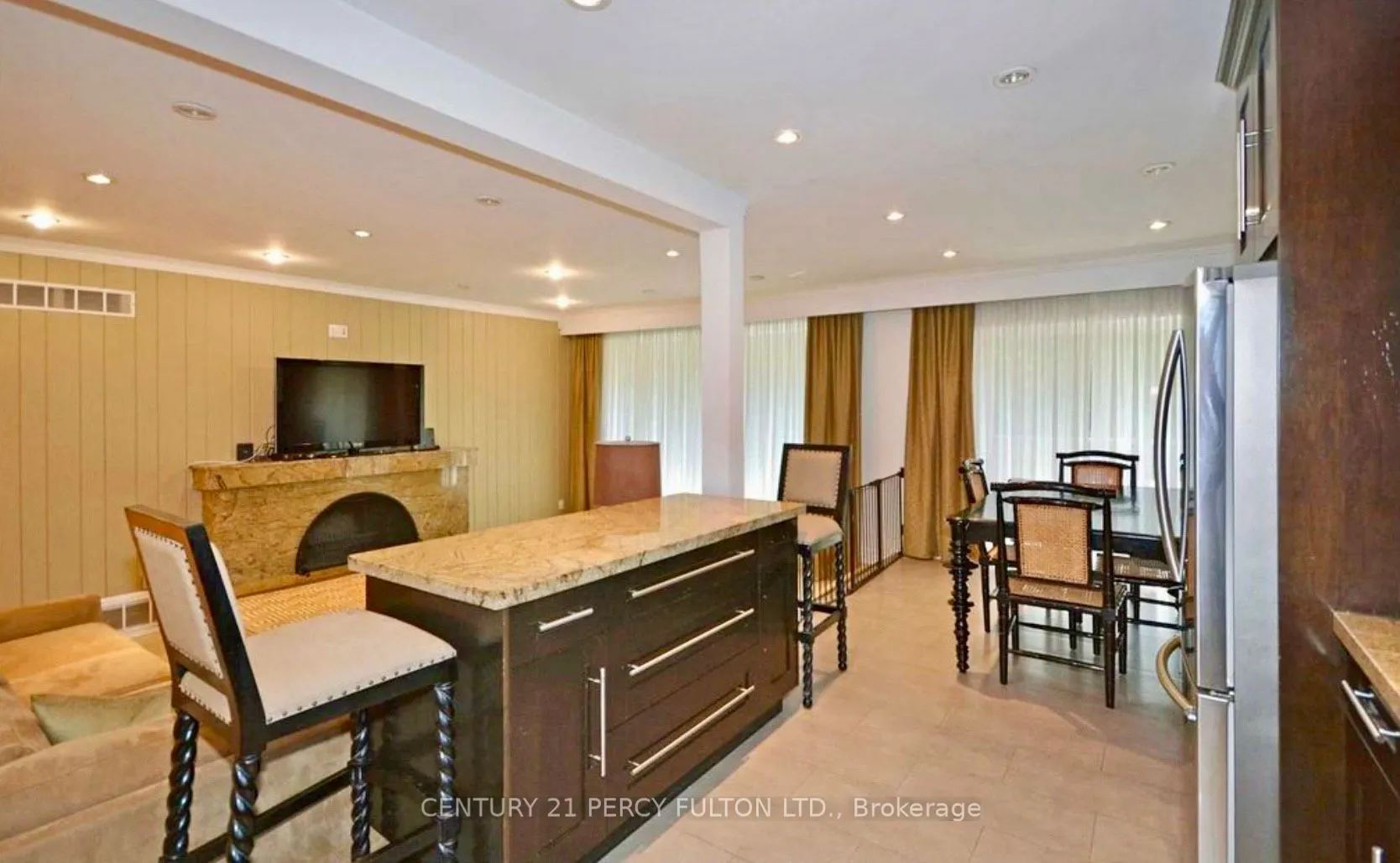 23 Pitcairn Crescent