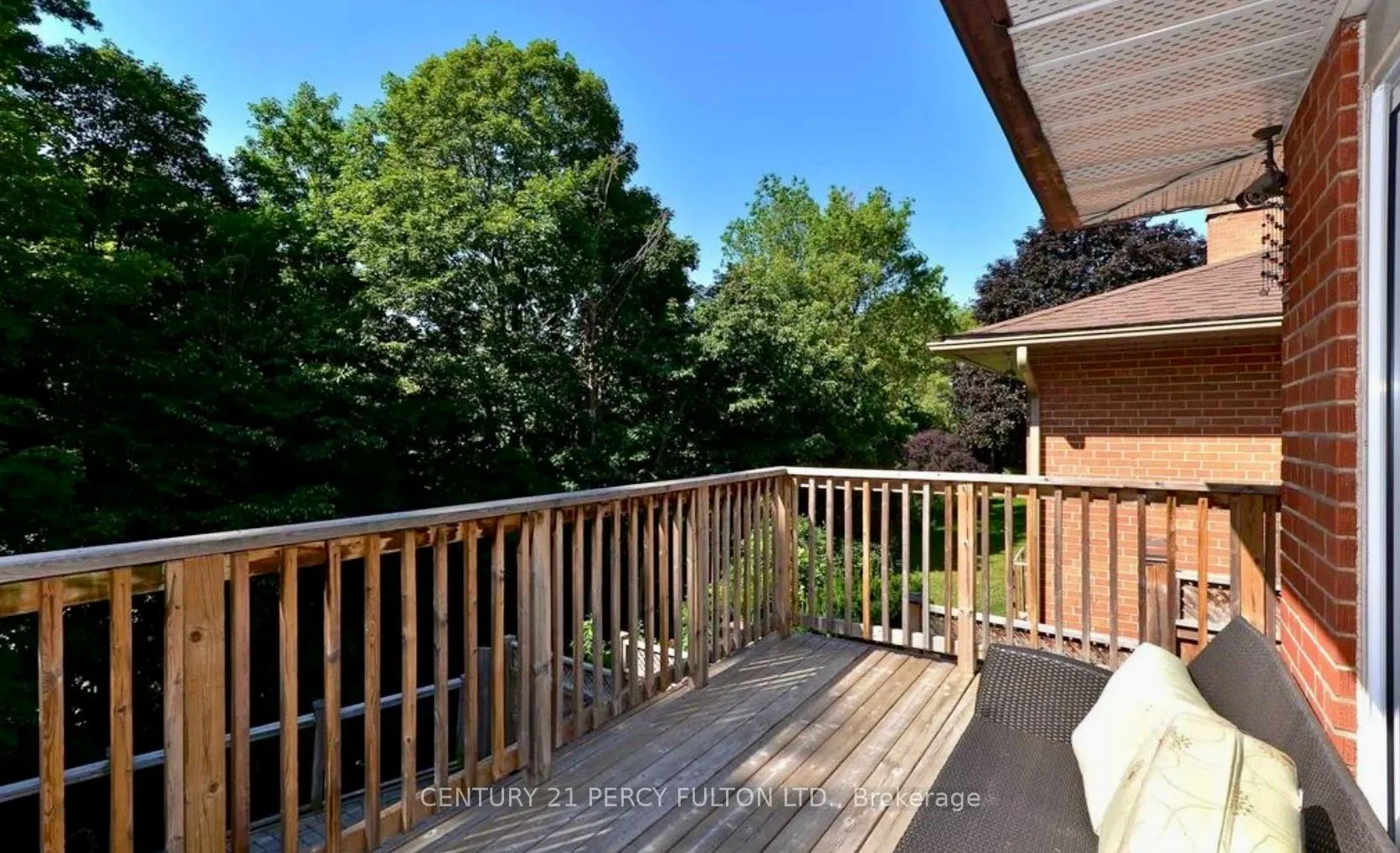 23 Pitcairn Crescent