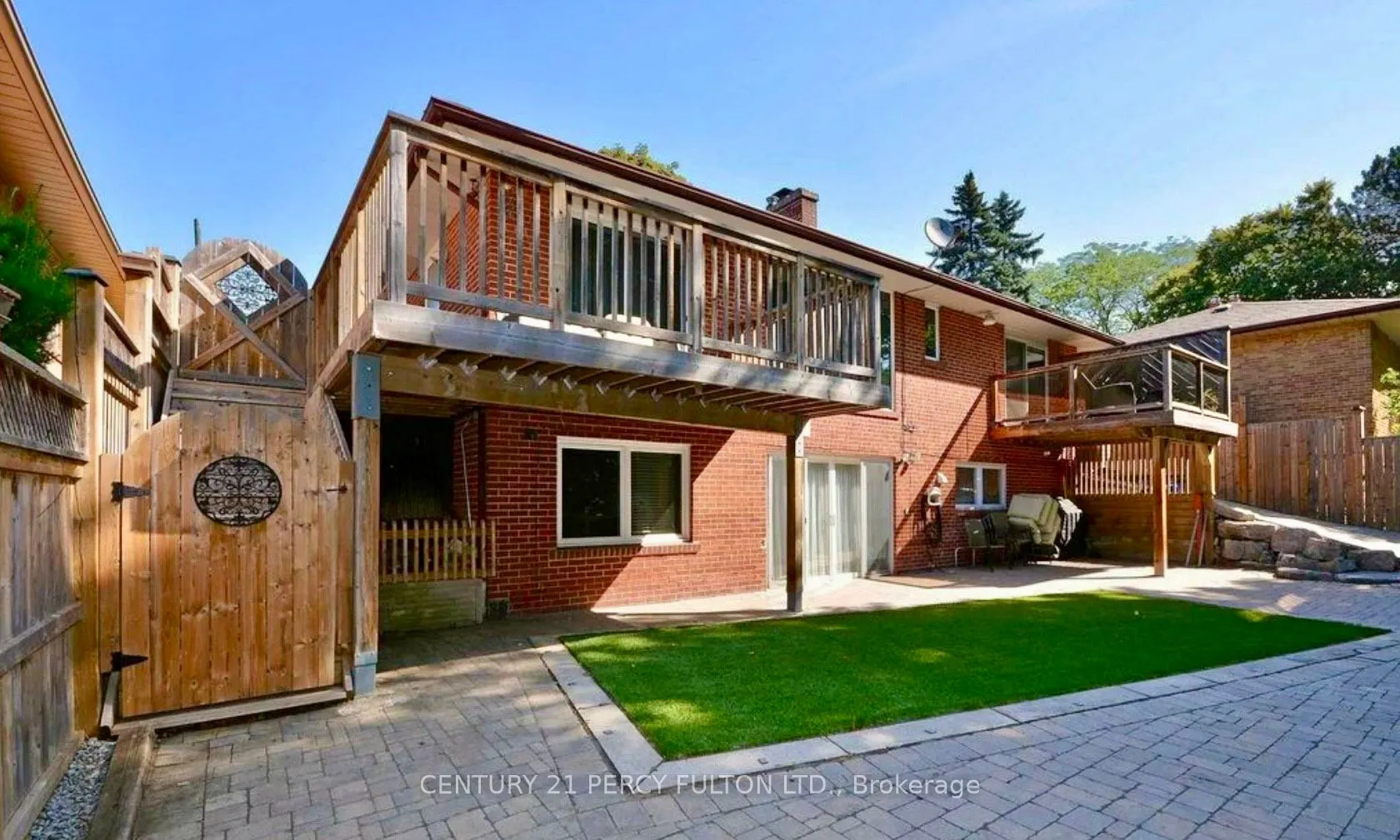 23 Pitcairn Crescent