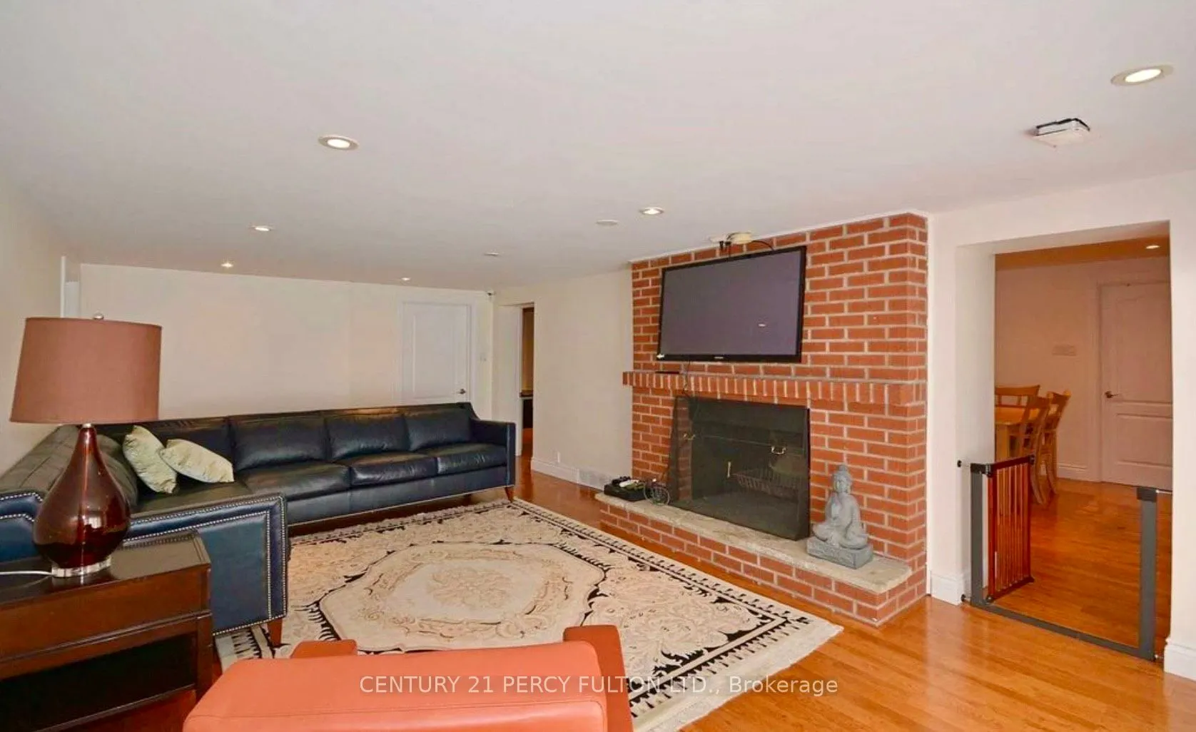 23 Pitcairn Crescent