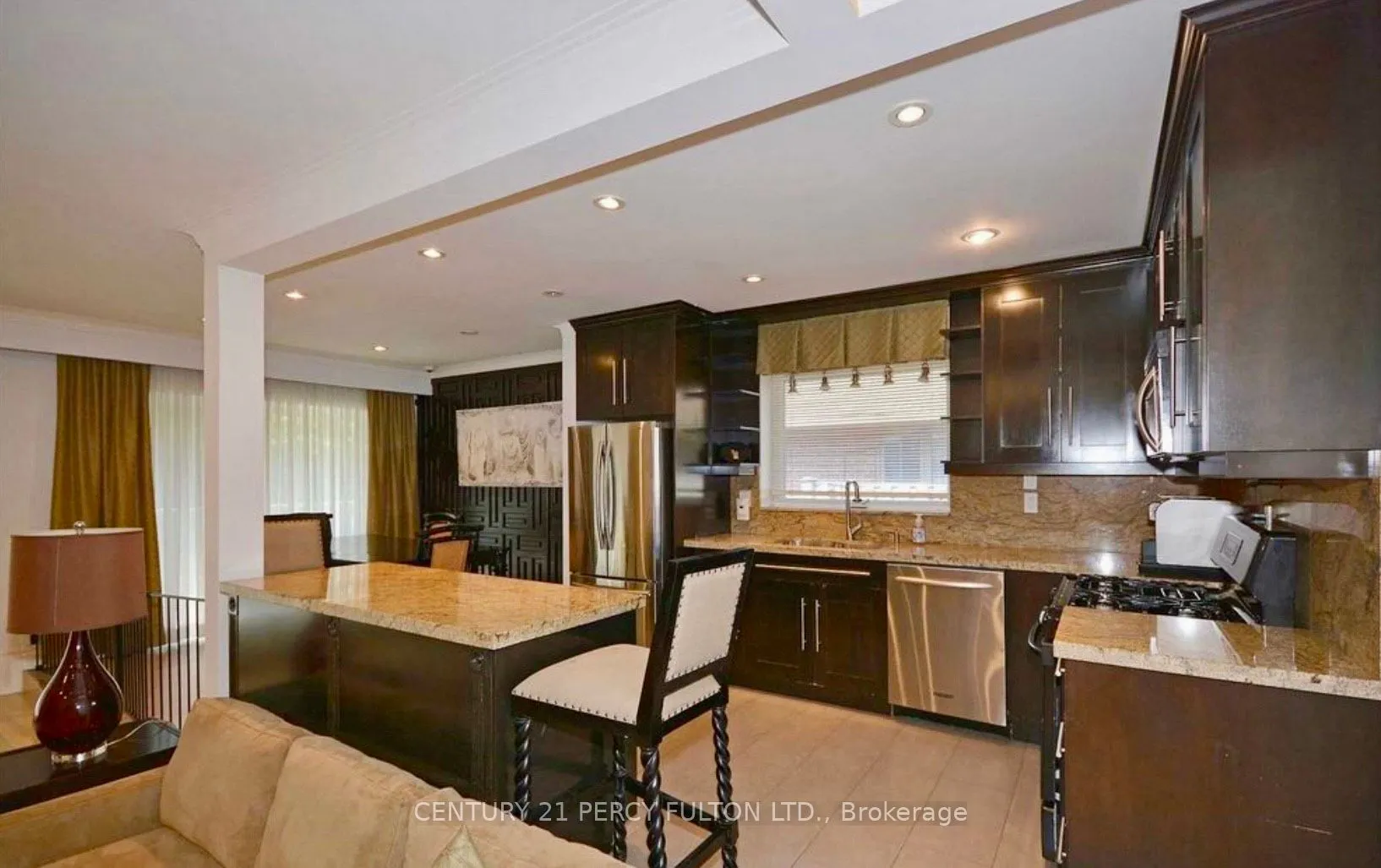 23 Pitcairn Crescent