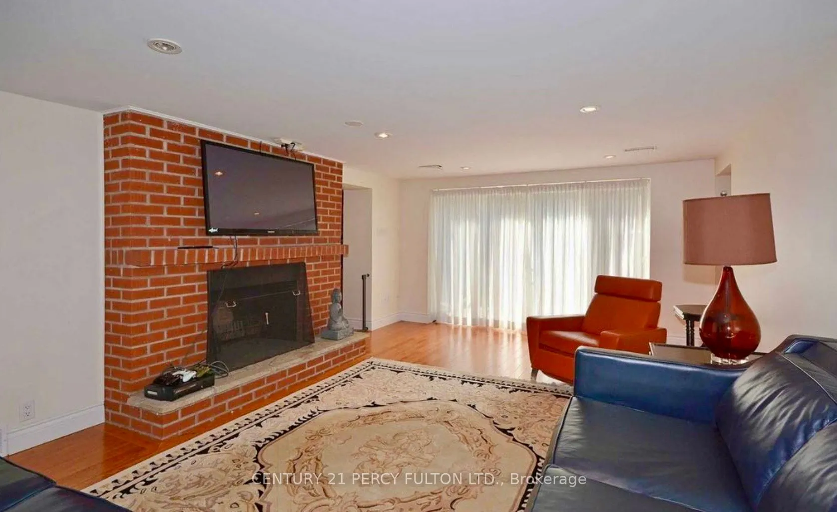 23 Pitcairn Crescent