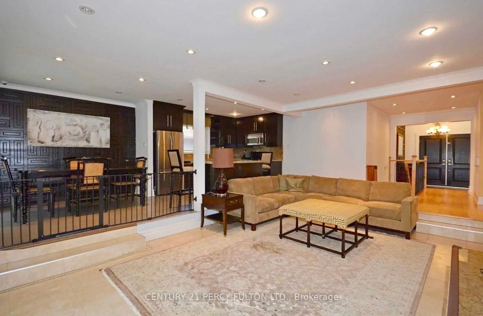 23 Pitcairn Crescent