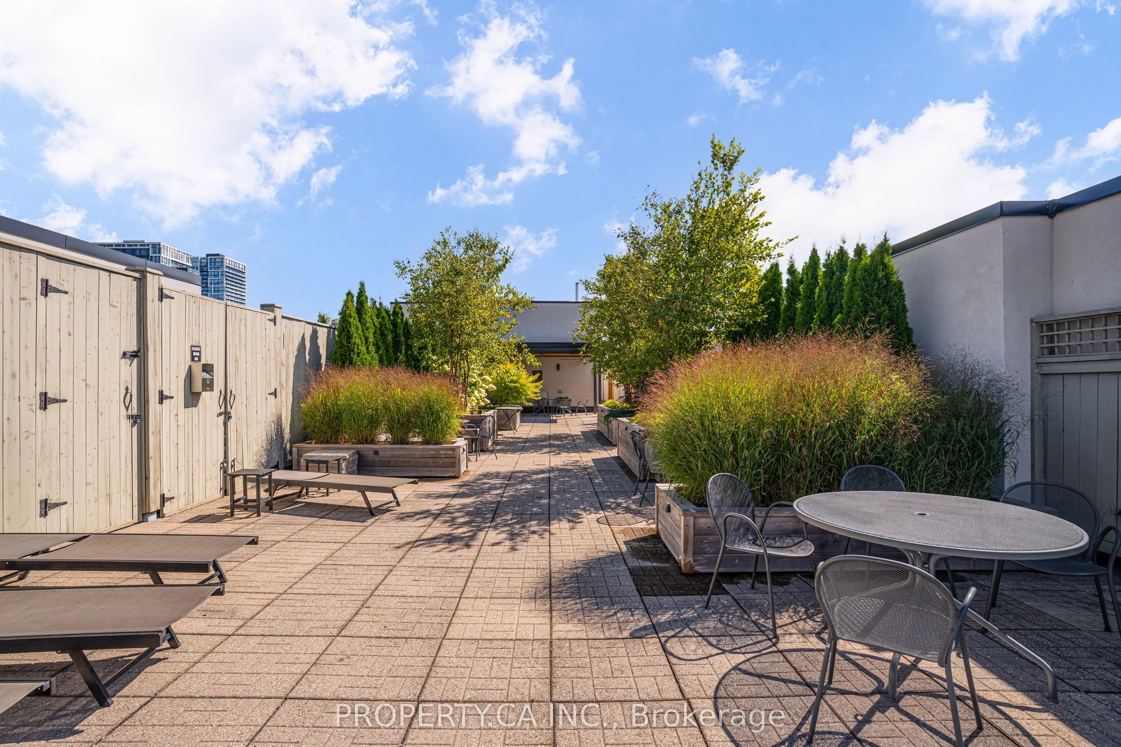 90 Sumach Street, #519