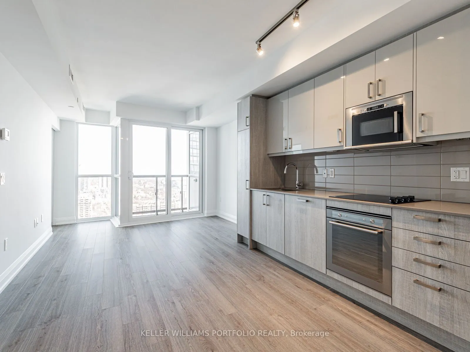 77 Mutual Street, #3510