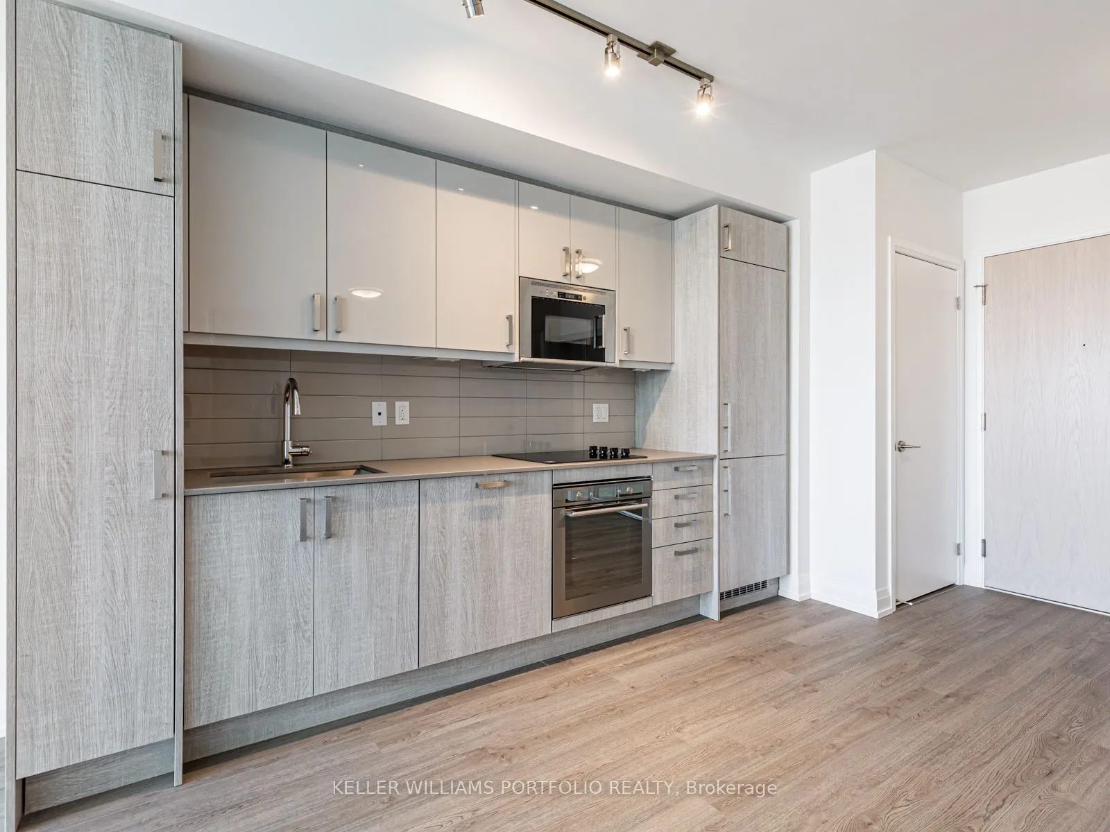 77 Mutual Street, #3510