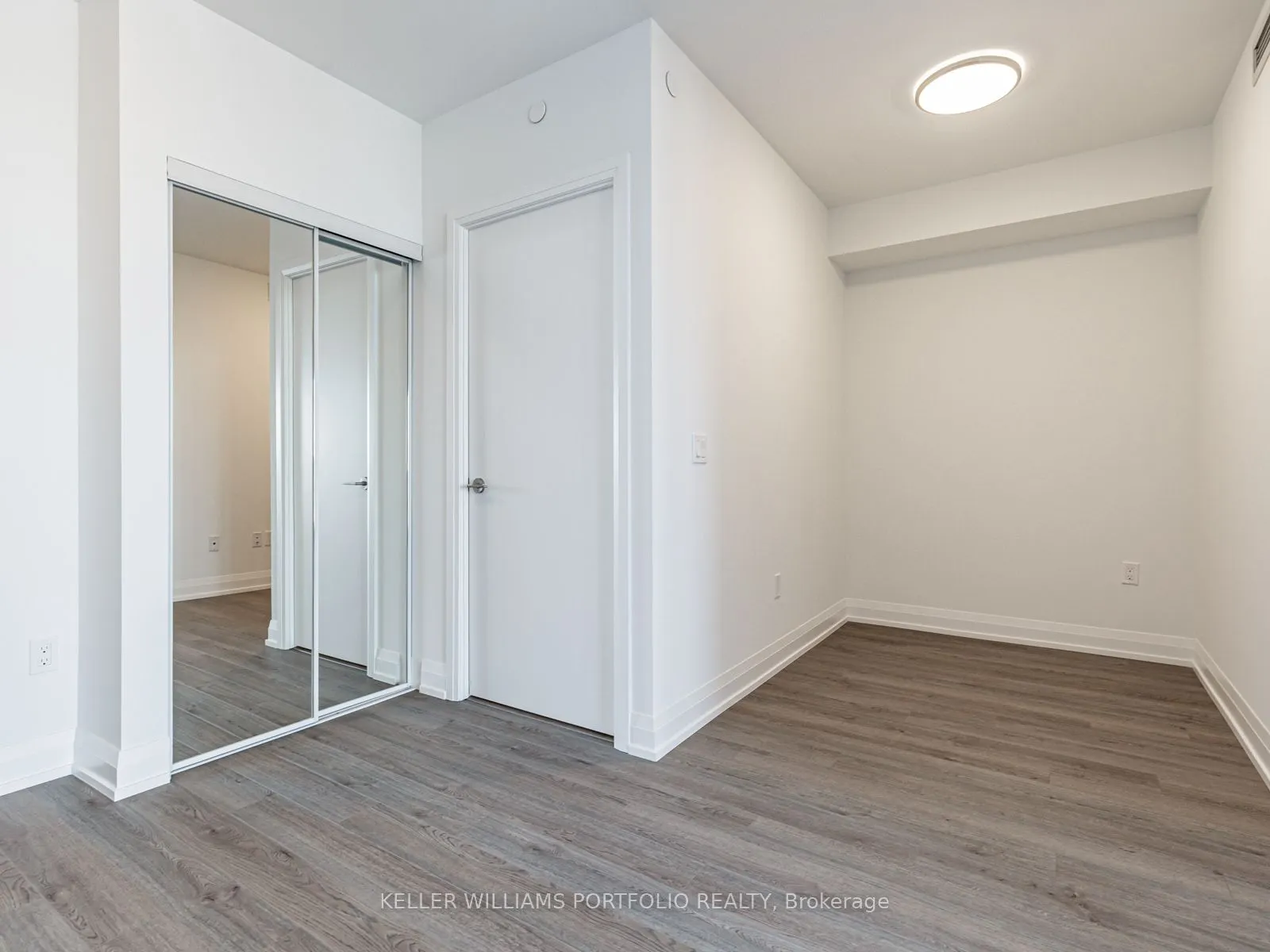 77 Mutual Street, #3510