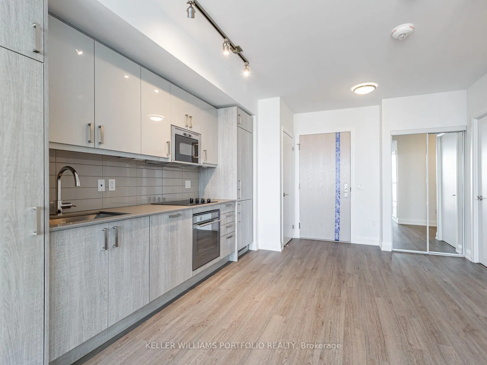 77 Mutual Street, #3510