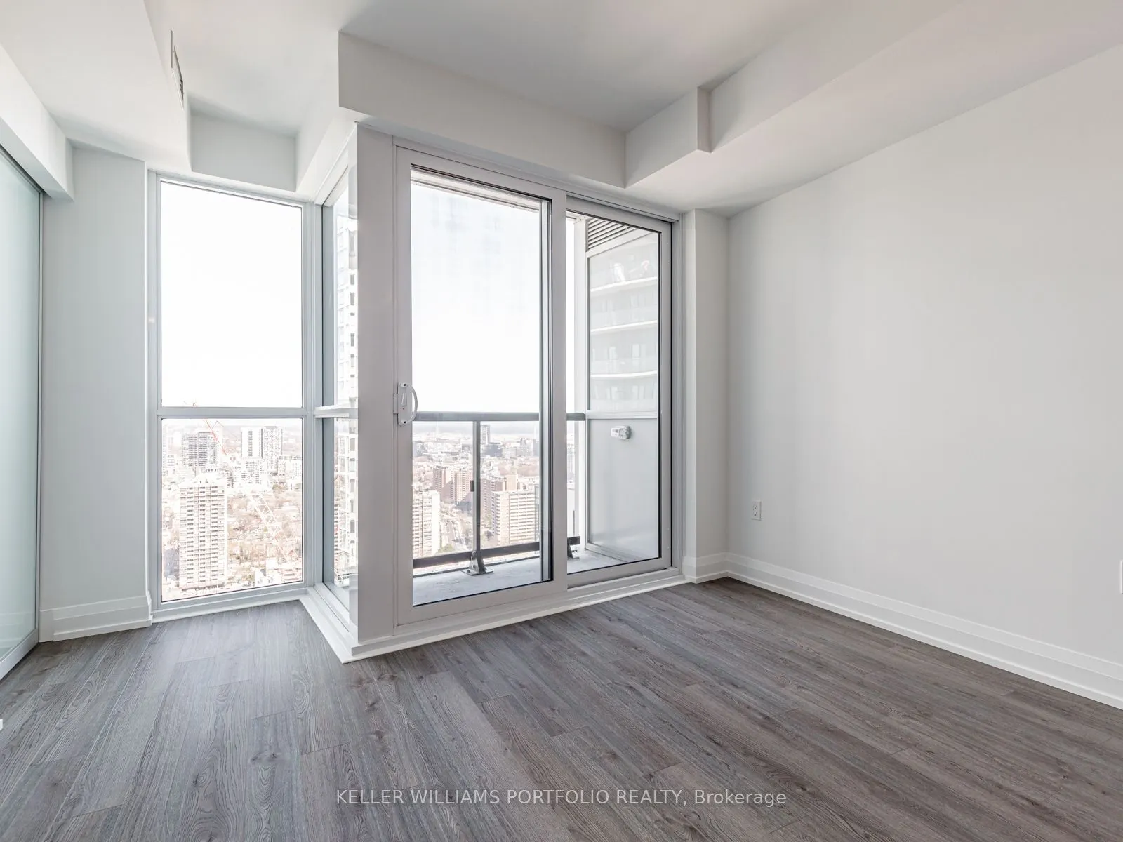 77 Mutual Street, #3510