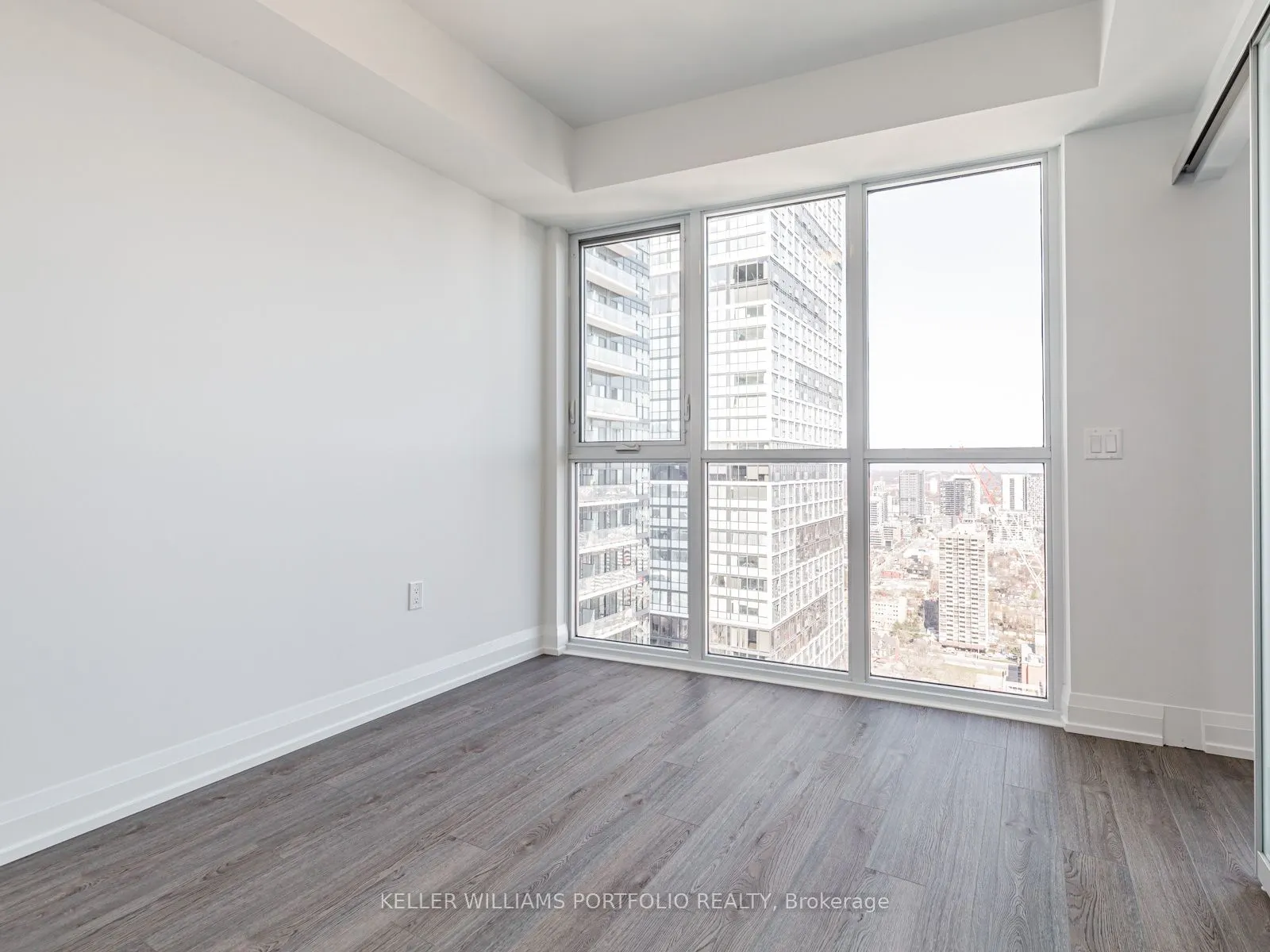 77 Mutual Street, #3510