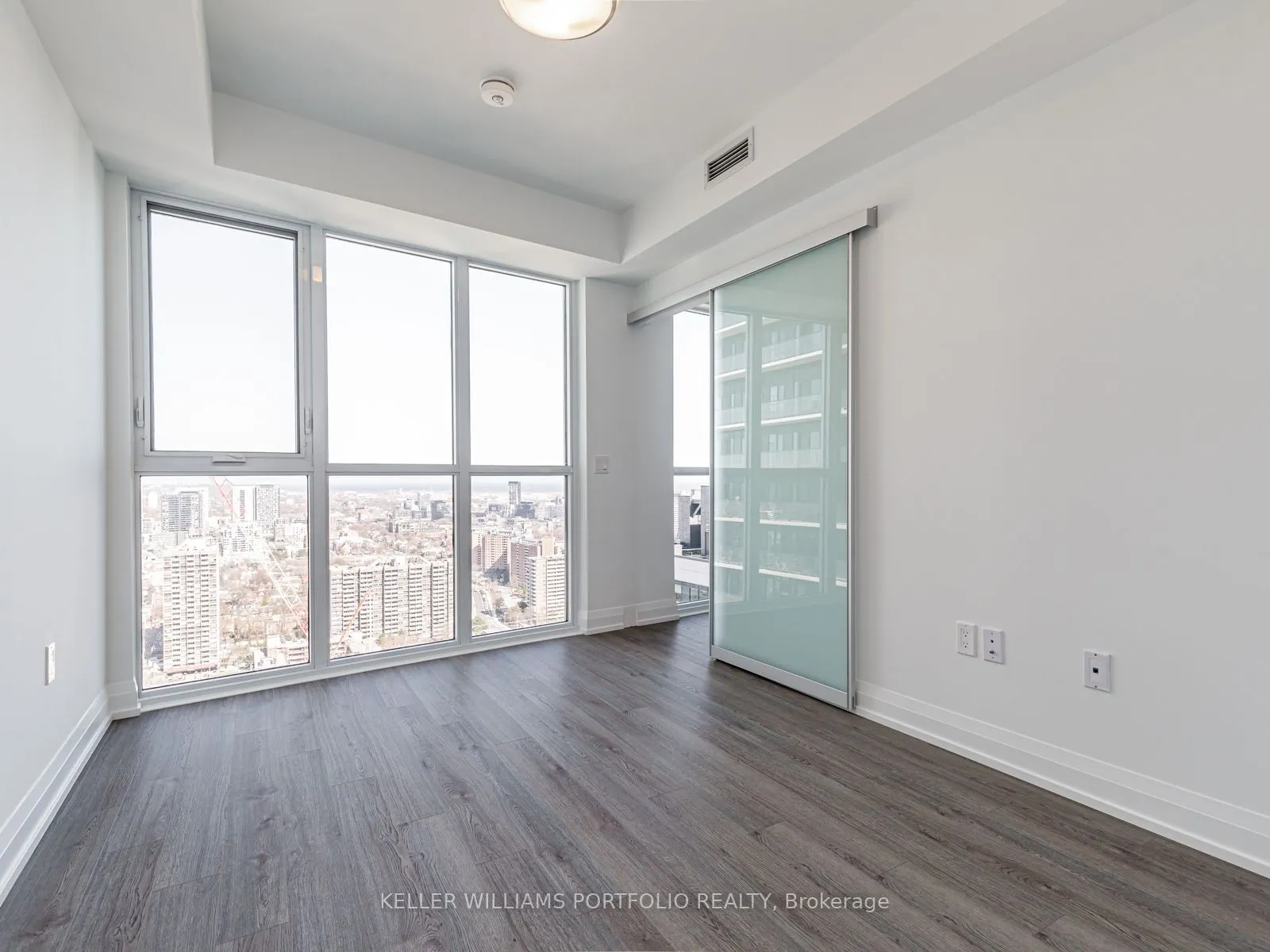 77 Mutual Street, #3510
