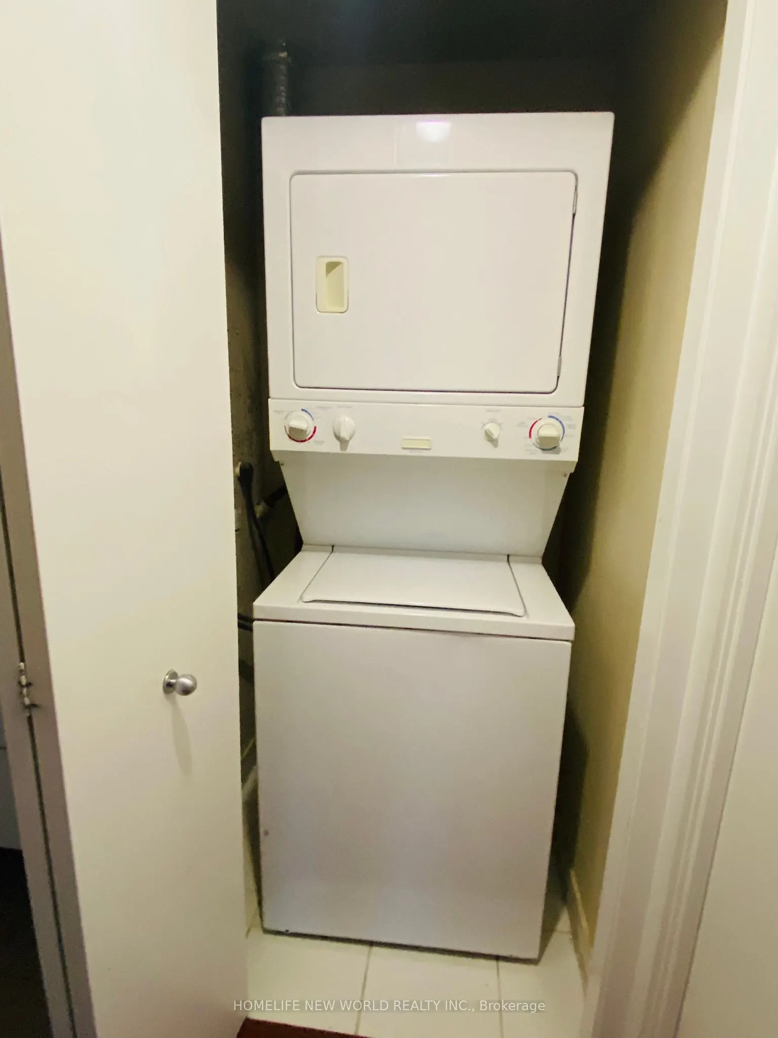 10 Navy Wharf Court, #1009